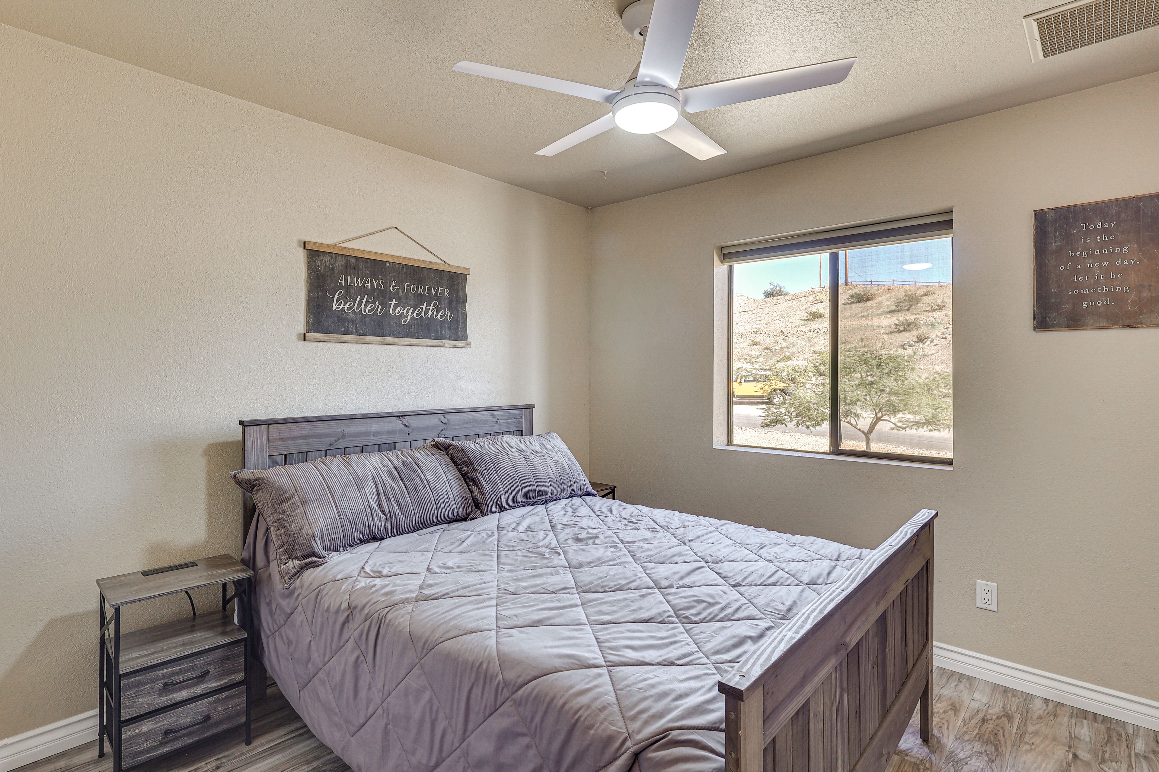 Bedroom 2 | Queen Bed