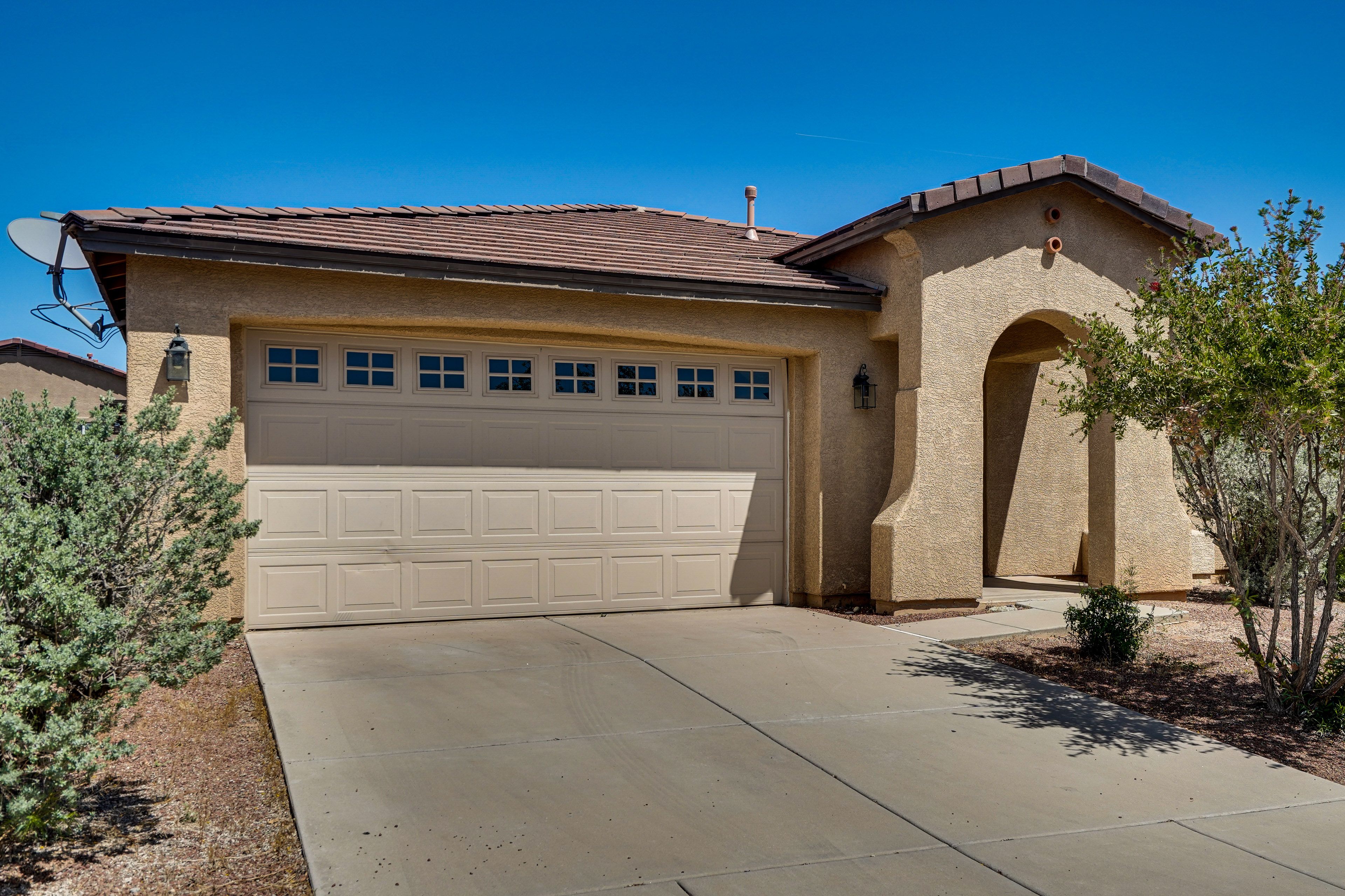 Parking | Garage (2 Vehicles) | Driveway (2 Vehicles) | Free Street