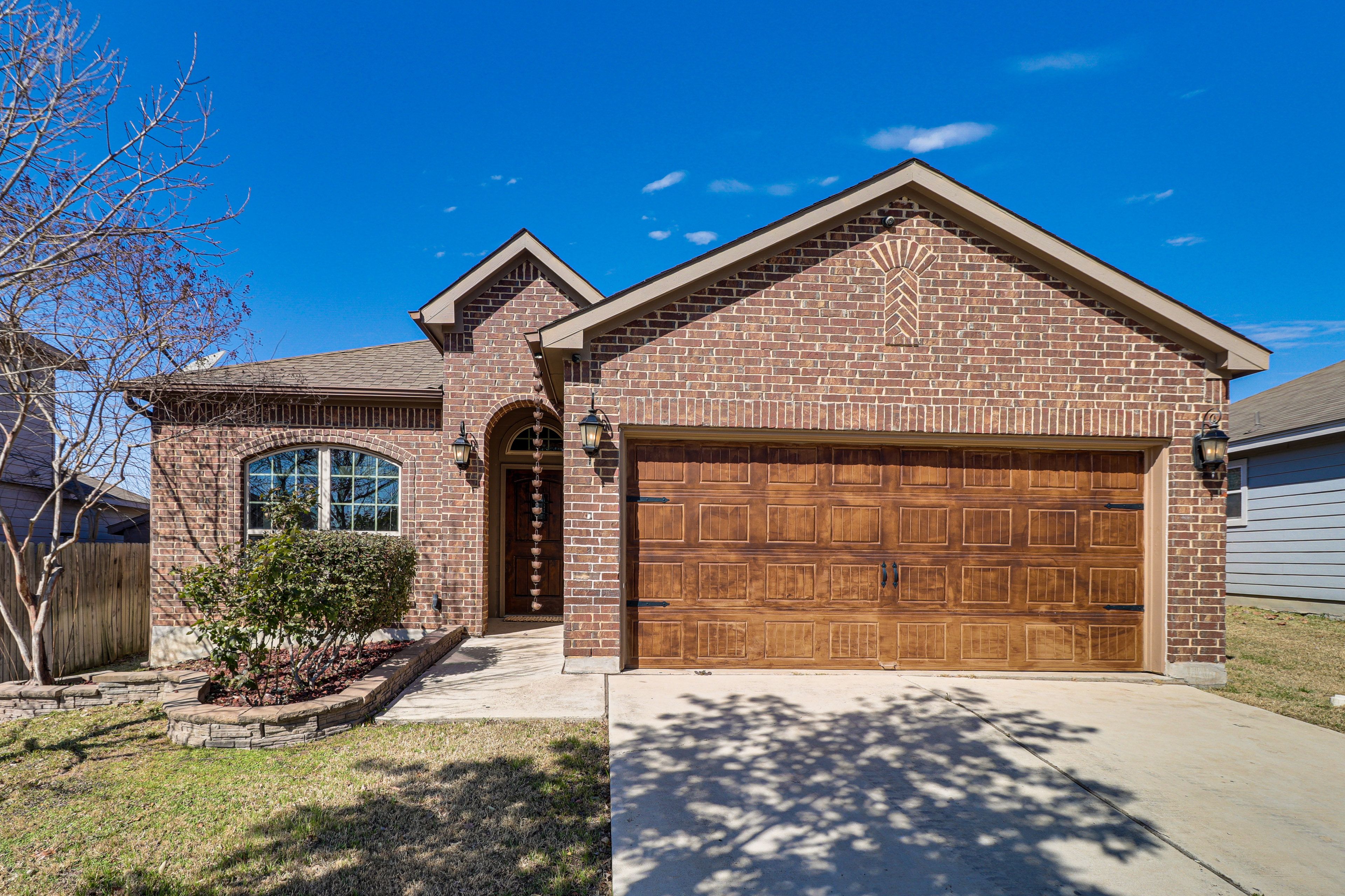 Driveway | 4 Vehicles