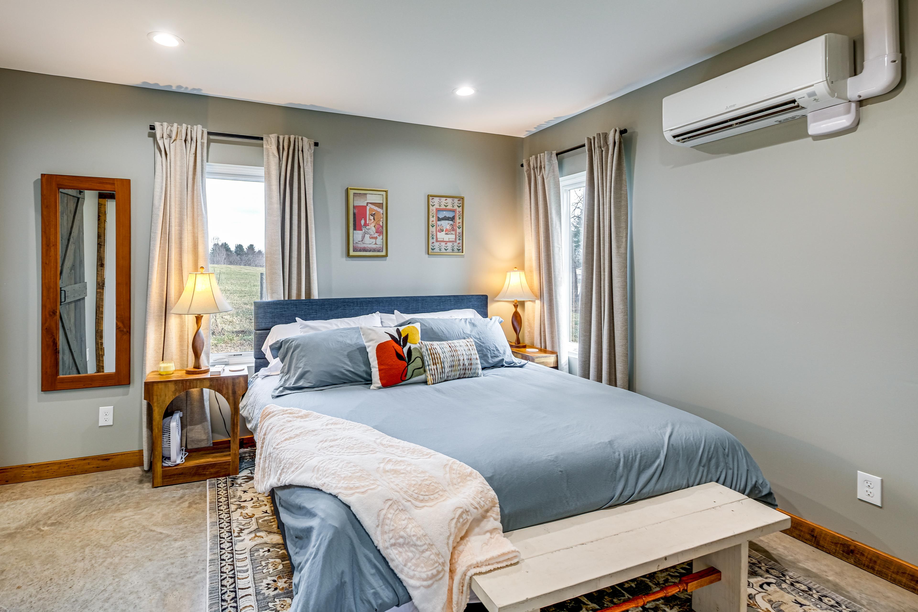 Bedroom 1 | King Bed | 1st Floor