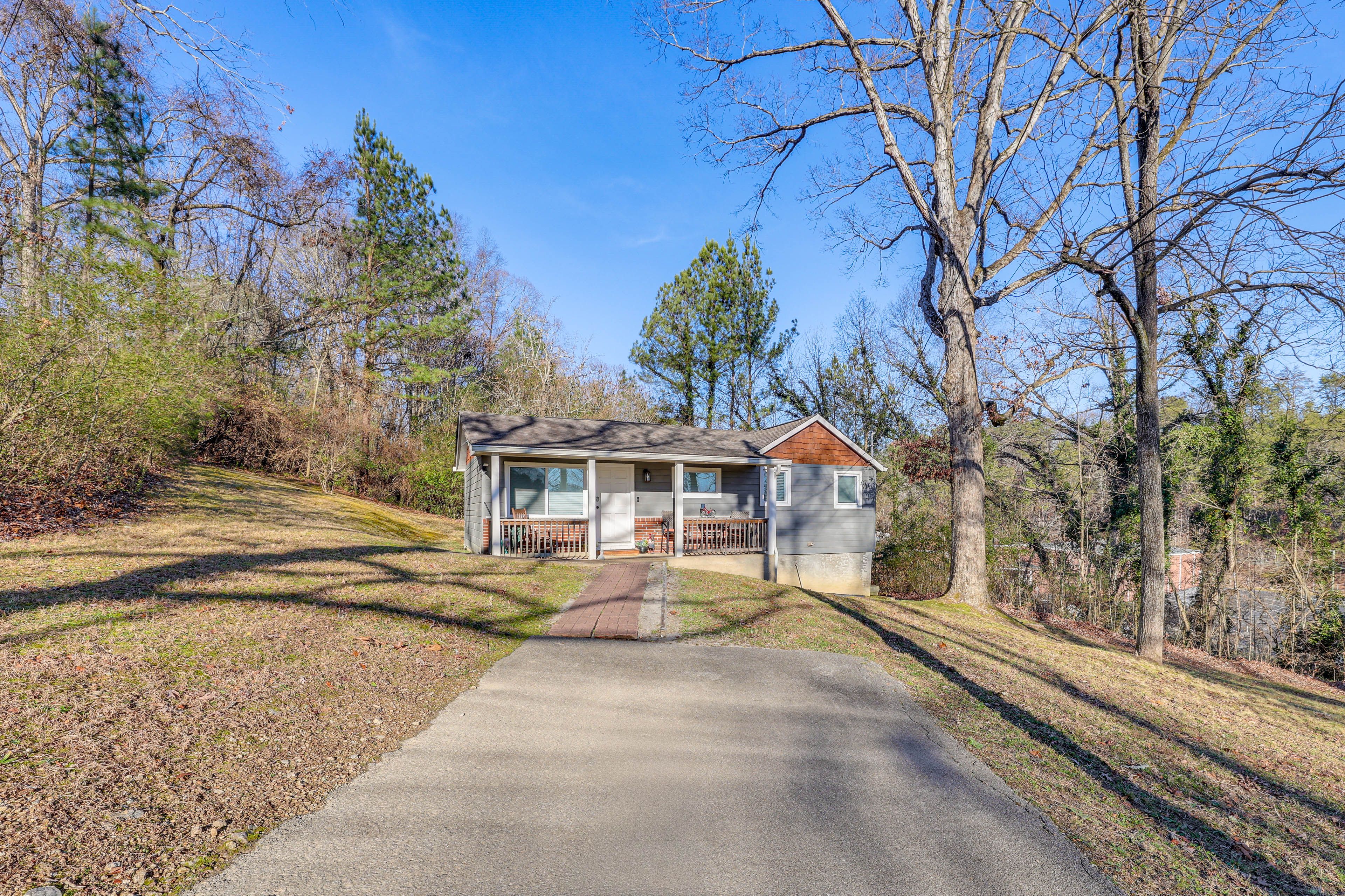 Parking | Driveway (4 Vehicles)