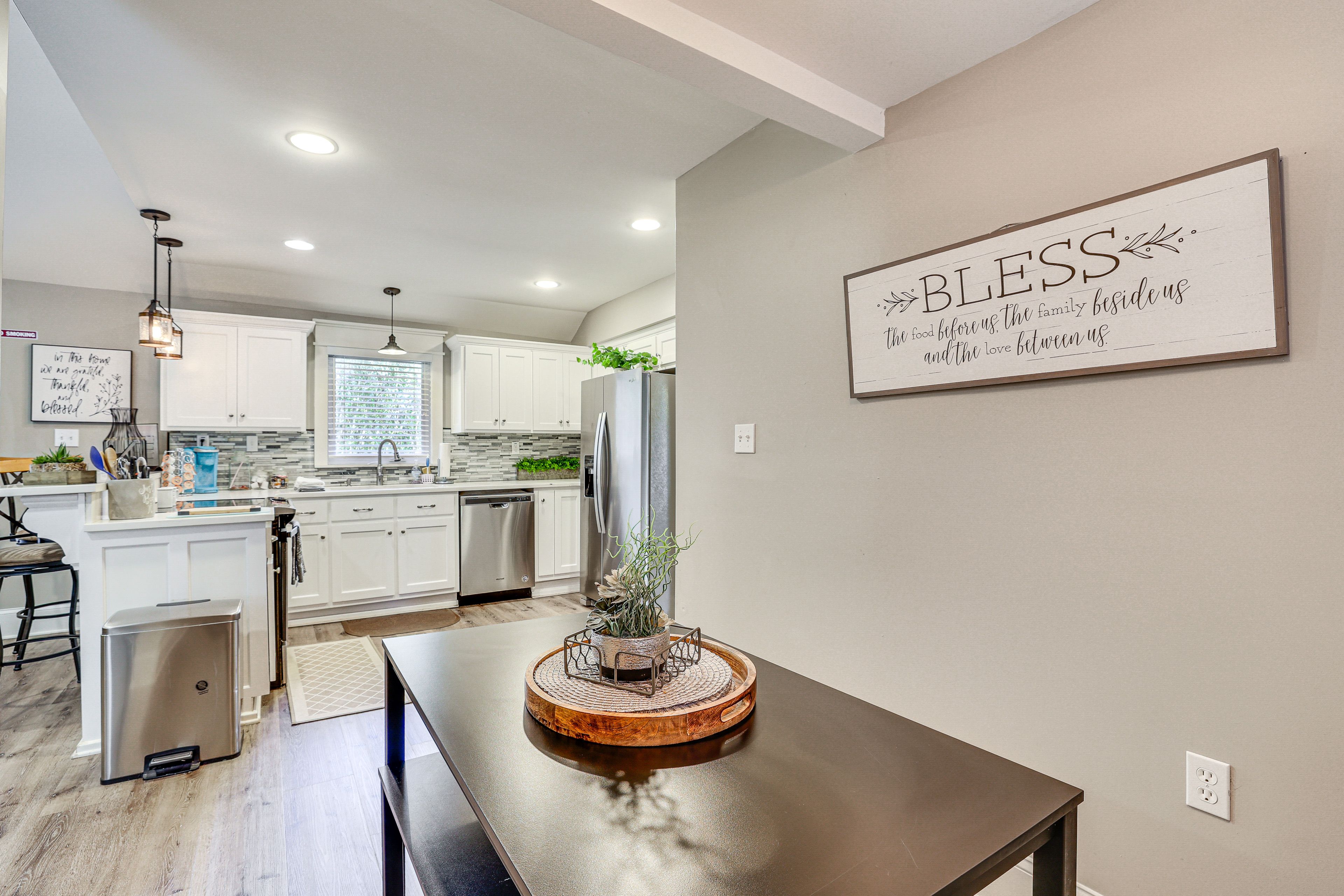 Dining Area | Dishware/Flatware | High Chair