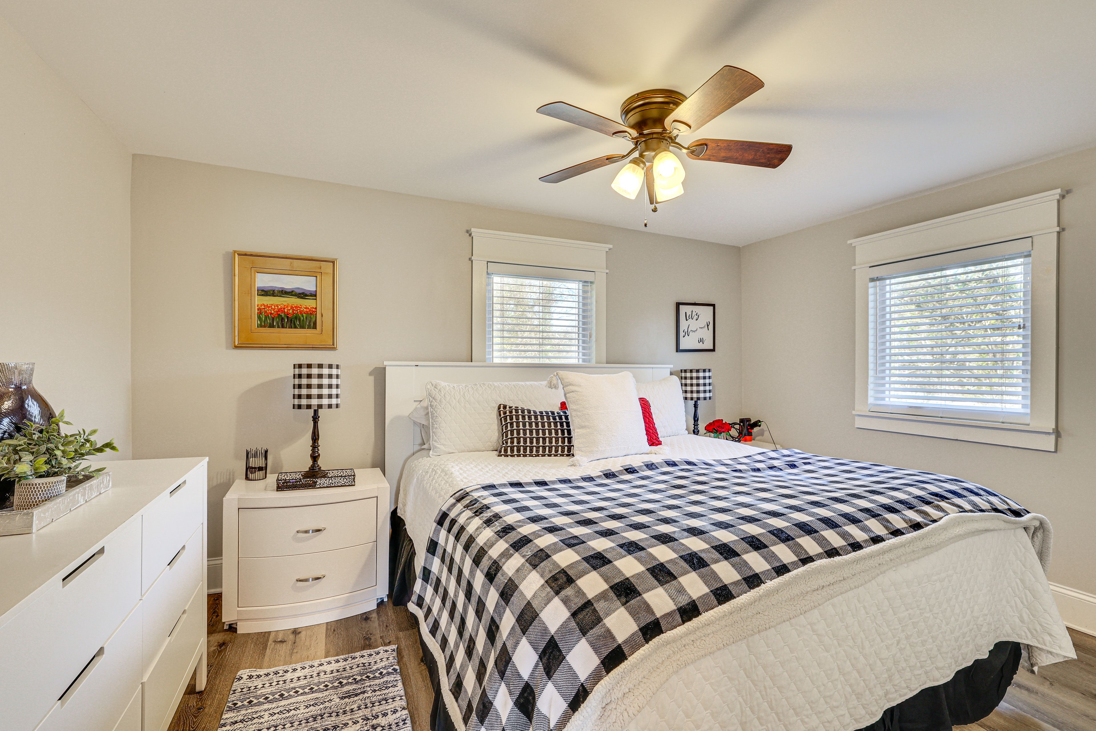 Bedroom 1 | King Bed | Smart TV