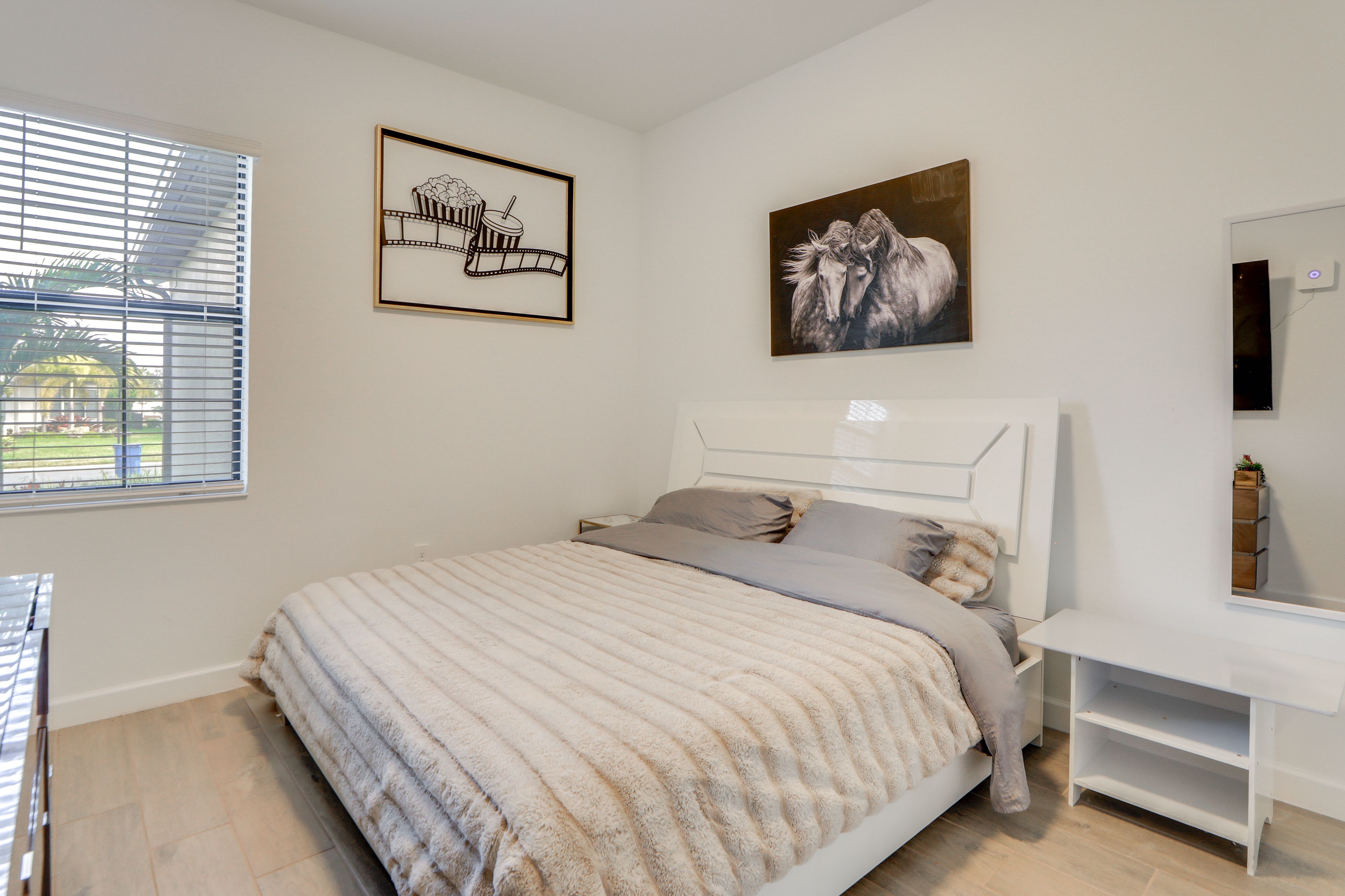 Bedroom 2 | King Bed | Smart TV