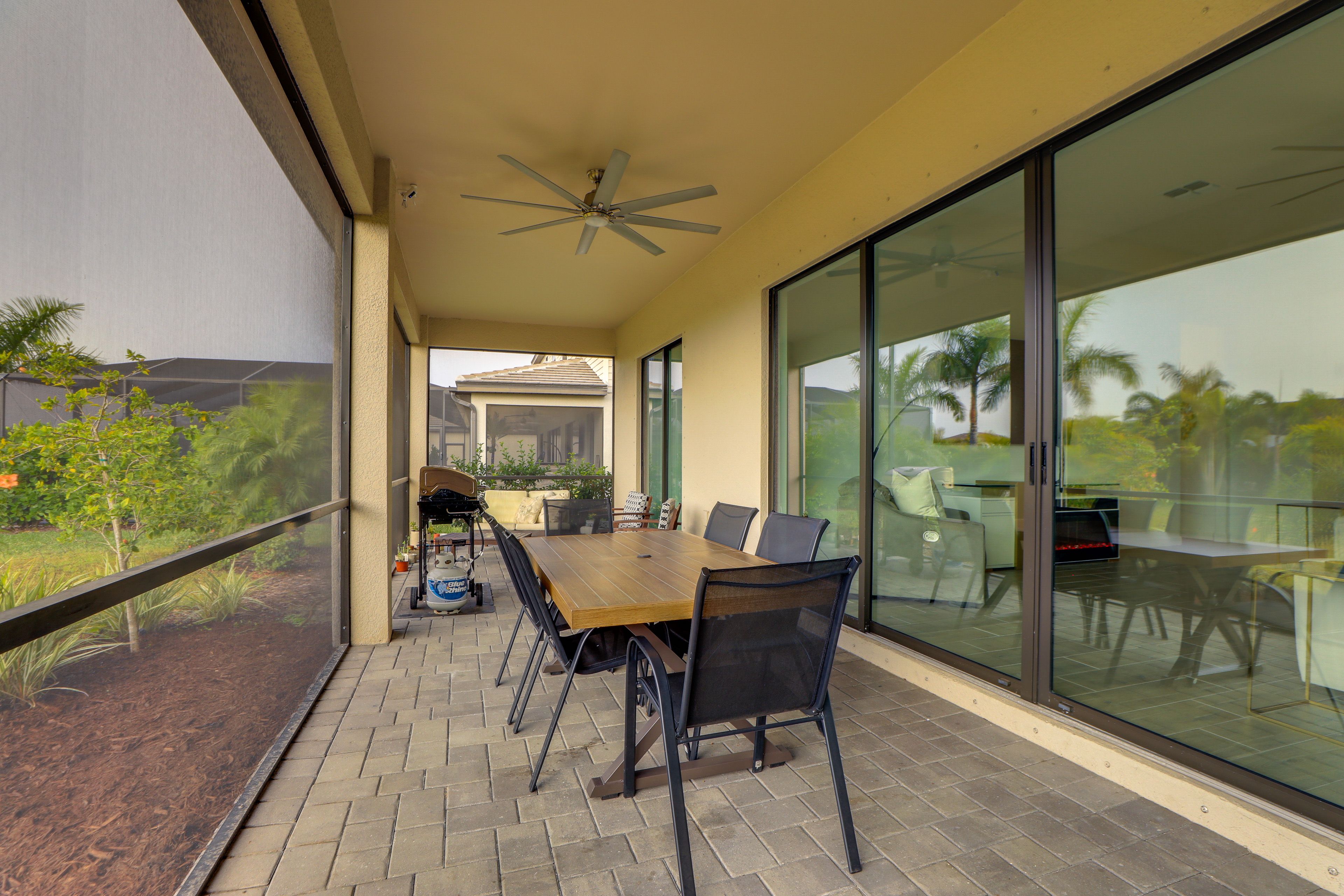 Private Screened Patio | Outdoor Dining