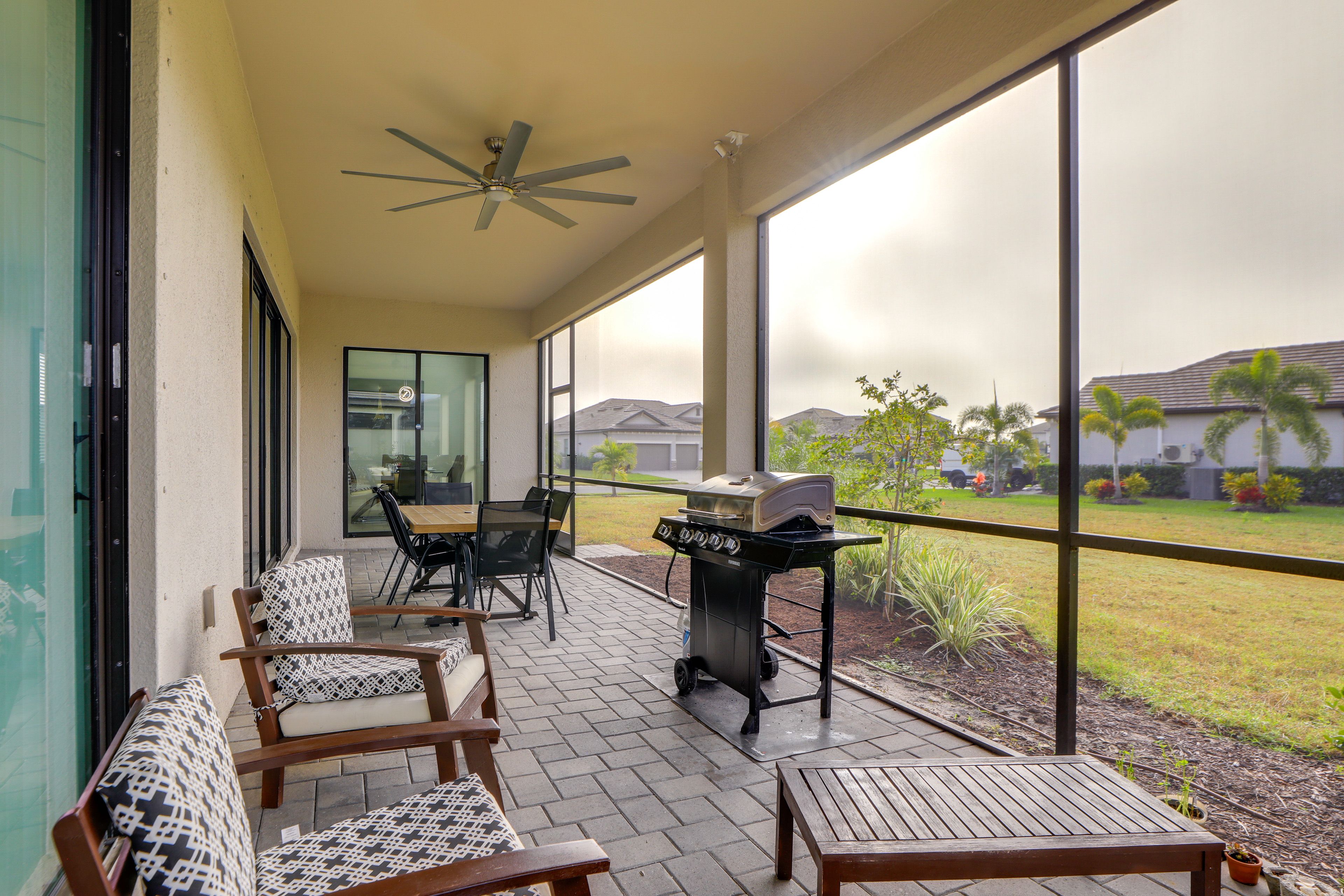 Private Screened Patio | Gas Grill | Outdoor Seating