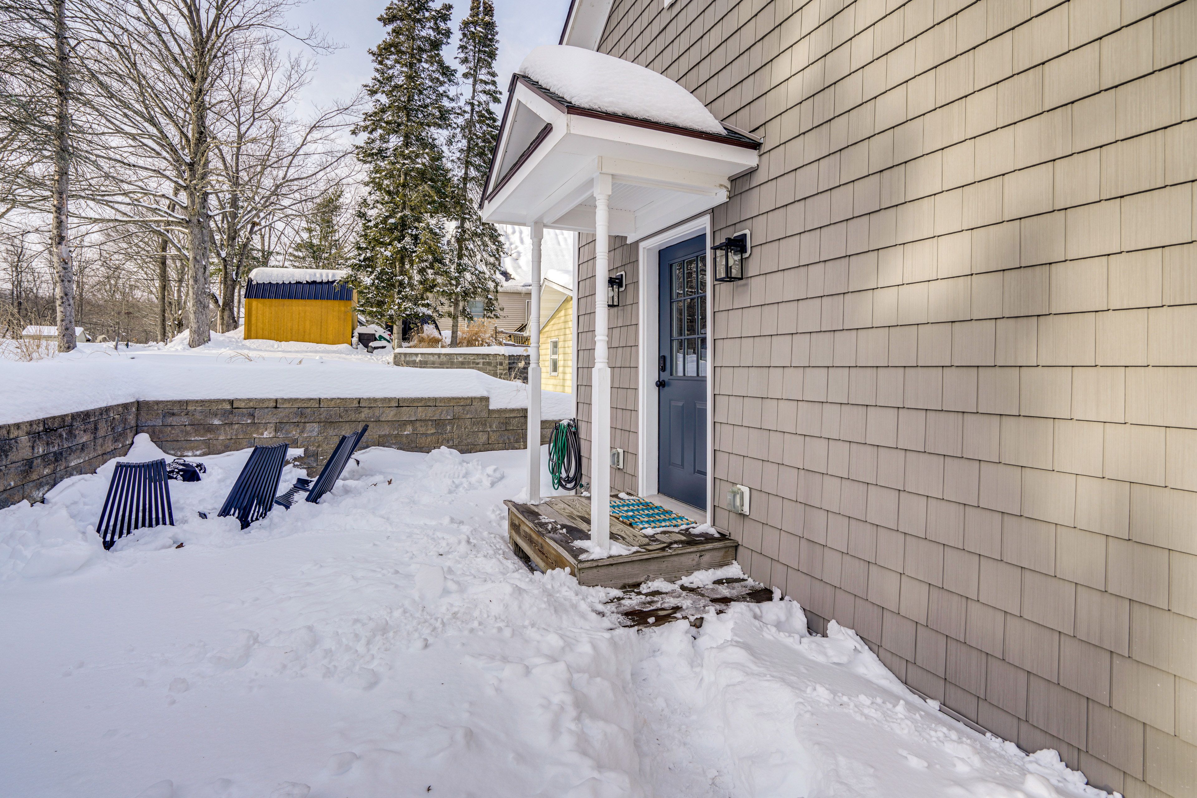 Driveway Parking | 3 Vehicles