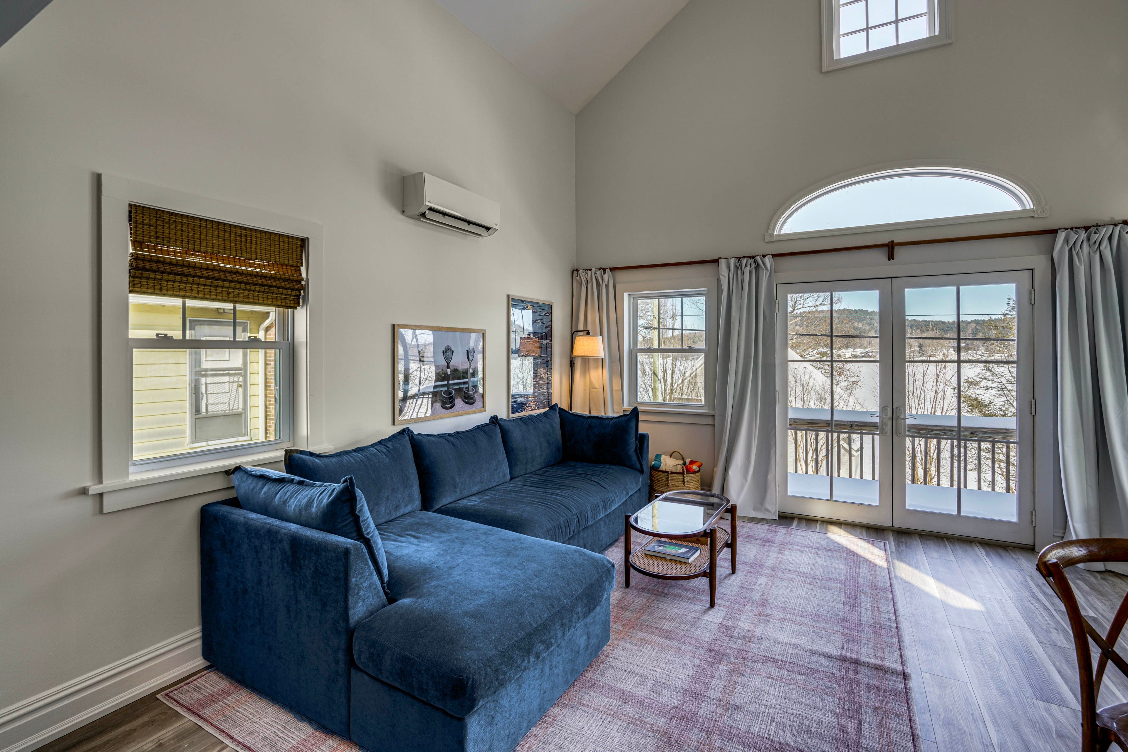 Living Room | Queen Sleeper Sofa