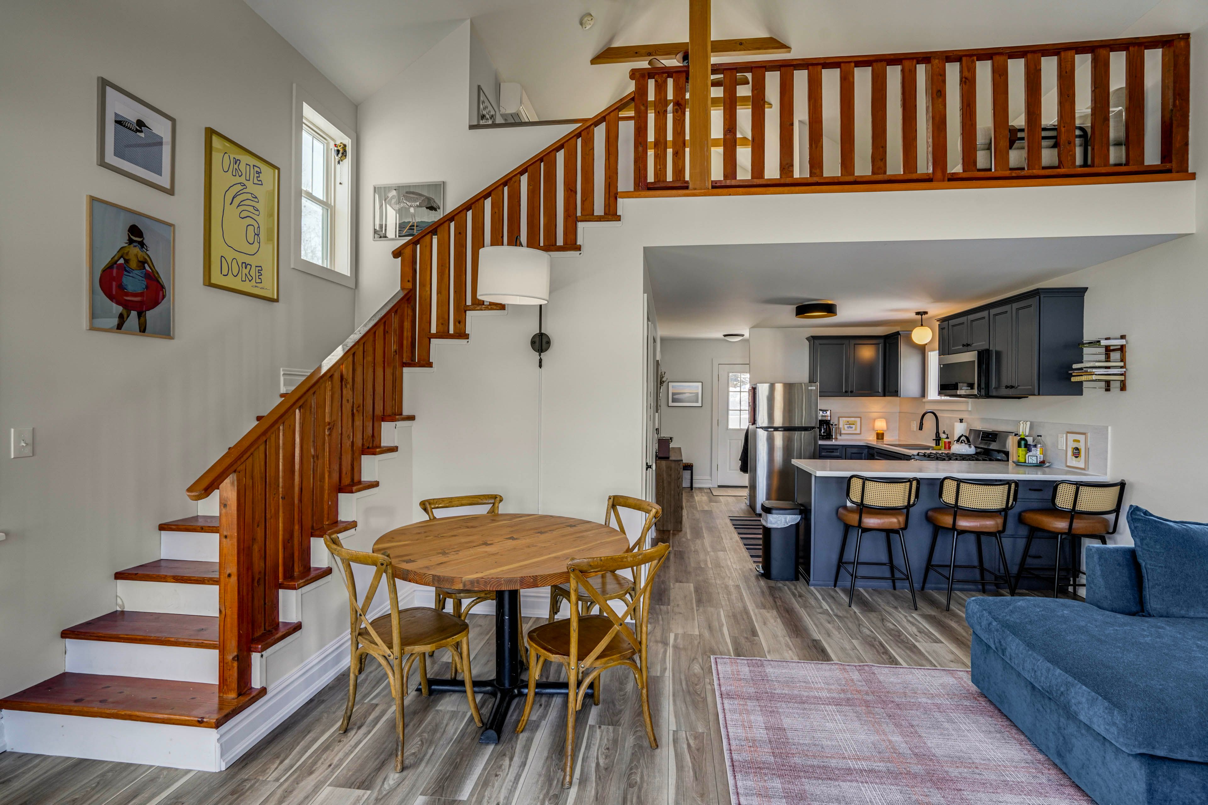 Kitchen & Dining Area