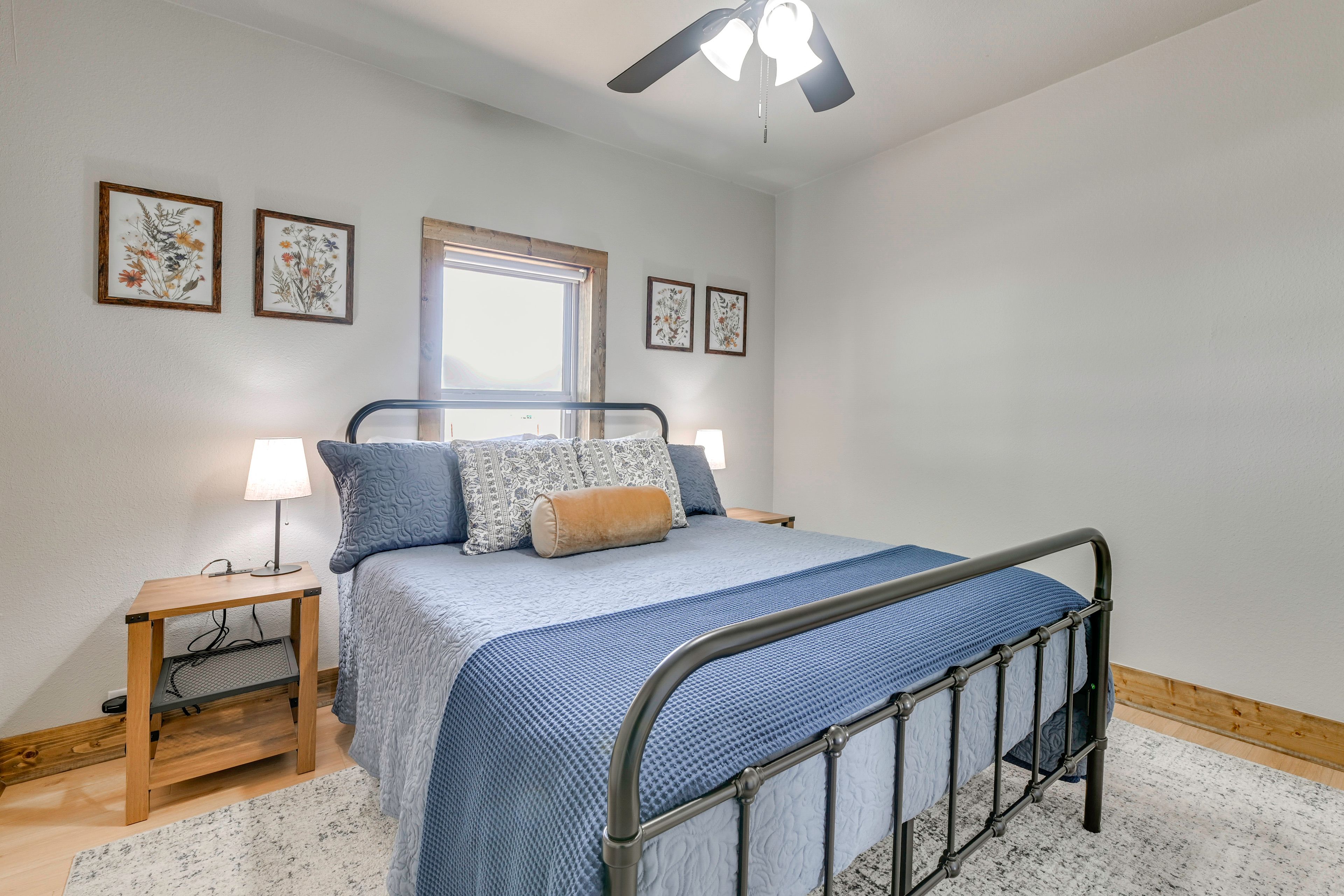 Bedroom 2 | Queen Bed