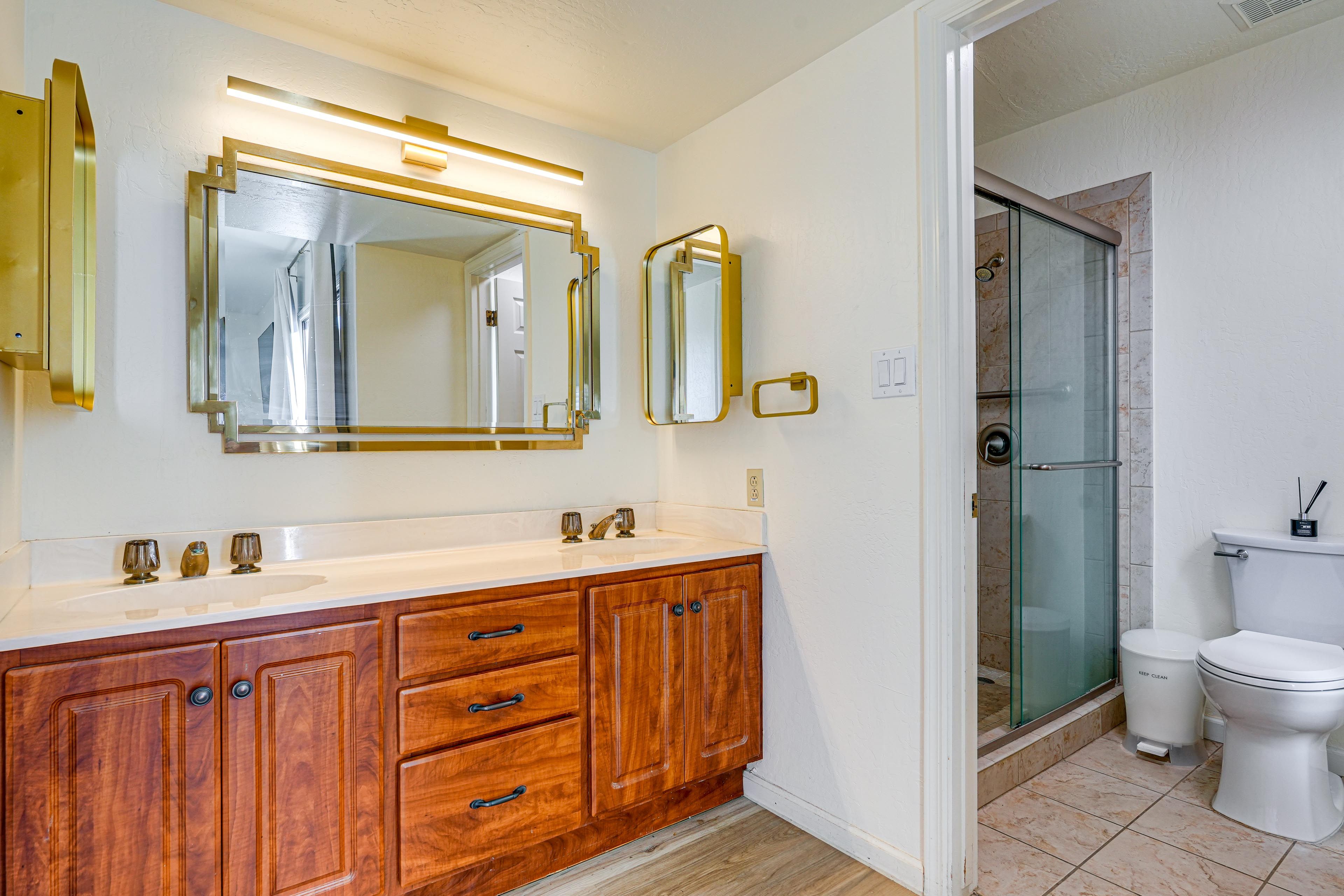 Bathroom | 1st Floor