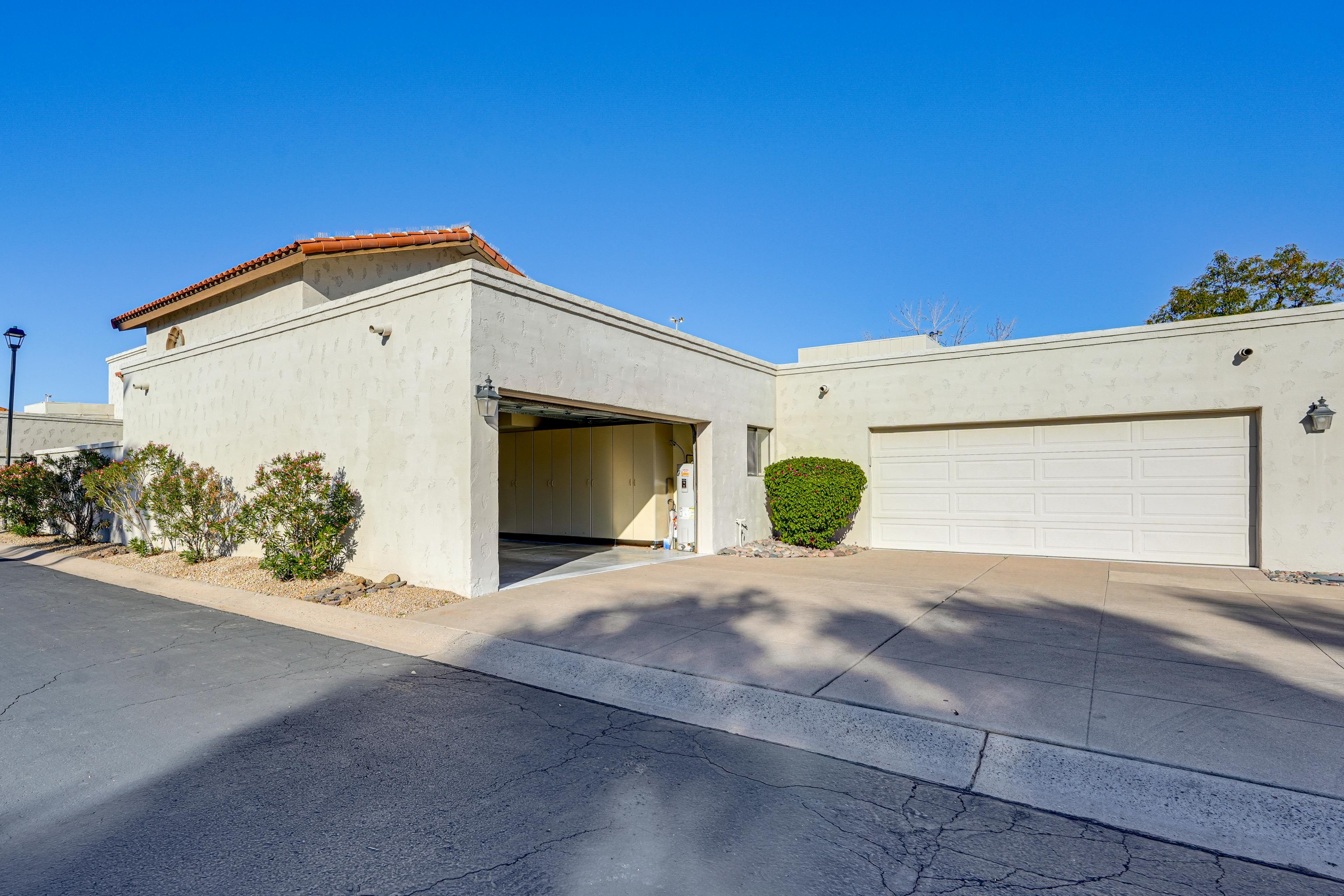 Parking | Garage (2 Vehicles) | Visitor Parking Lot (4 Vehicles)