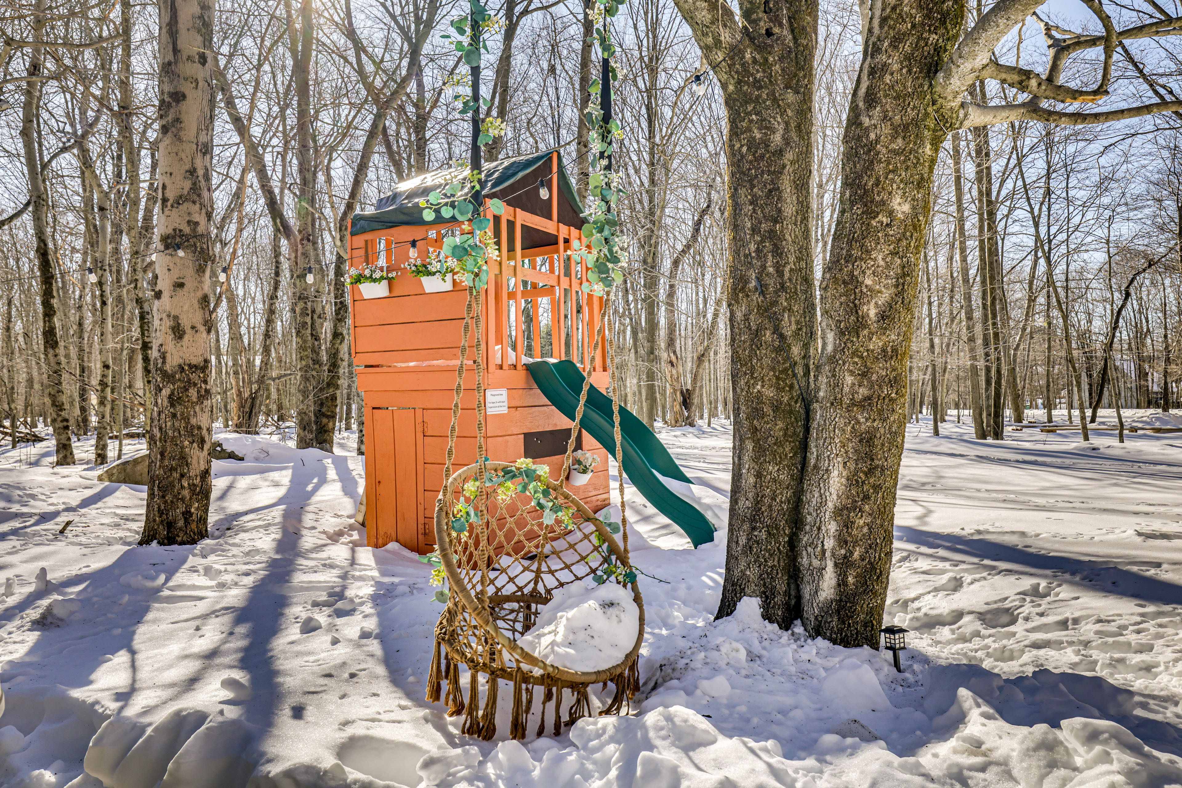 Backyard | Playset | 7 Mi to Tobyhanna State Park