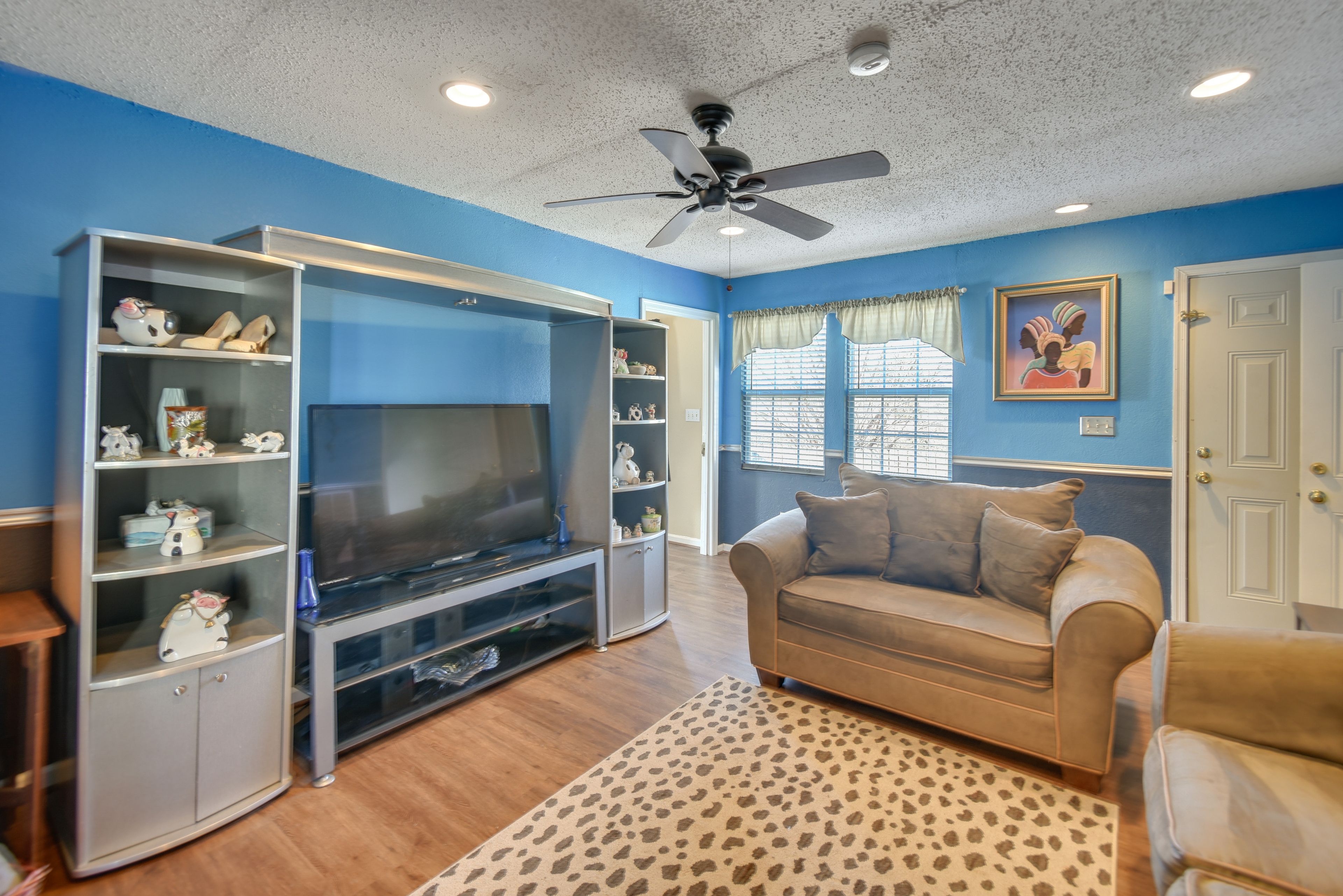 Living Room | Main Floor