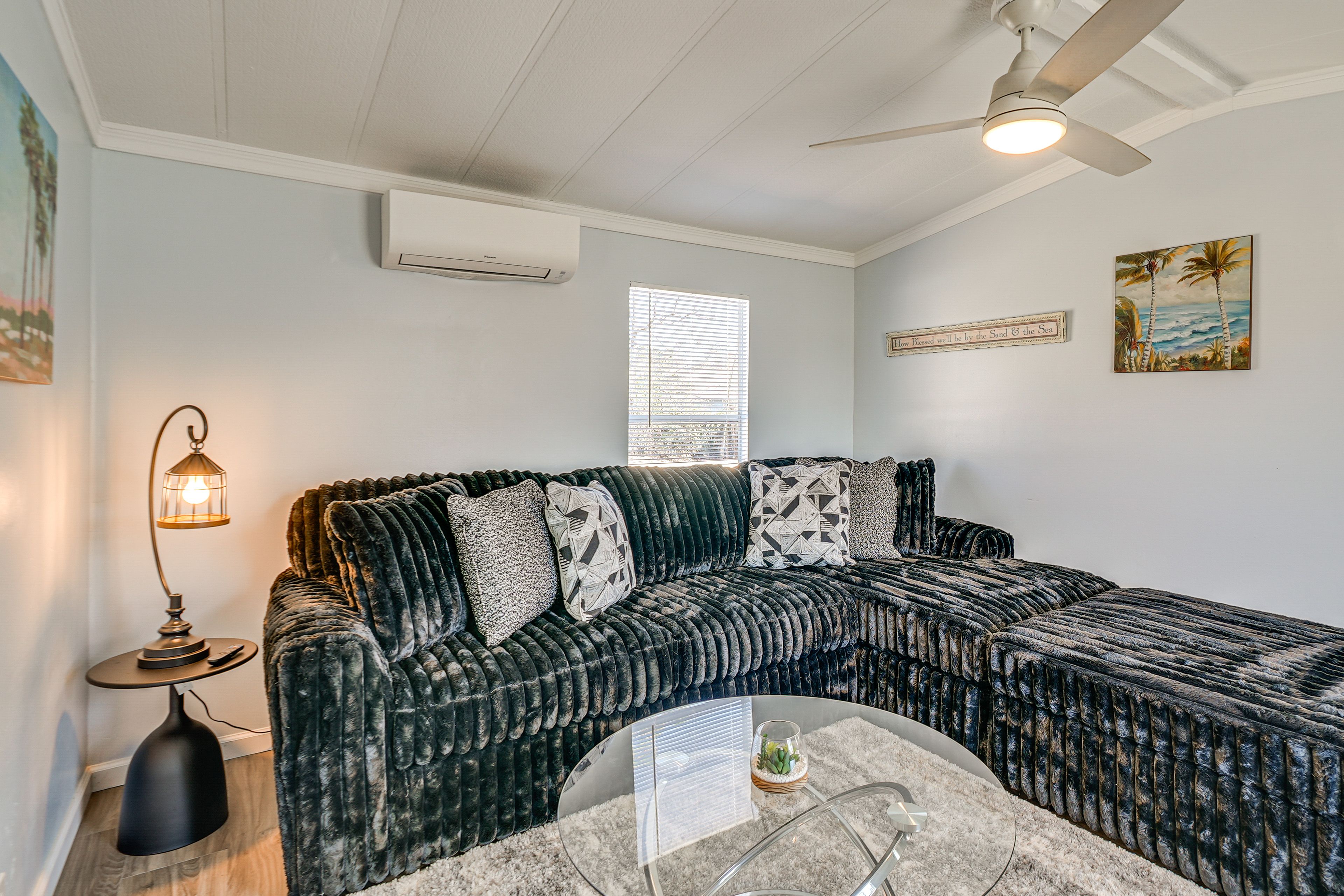 Living Room | Smart TV | Free WiFi