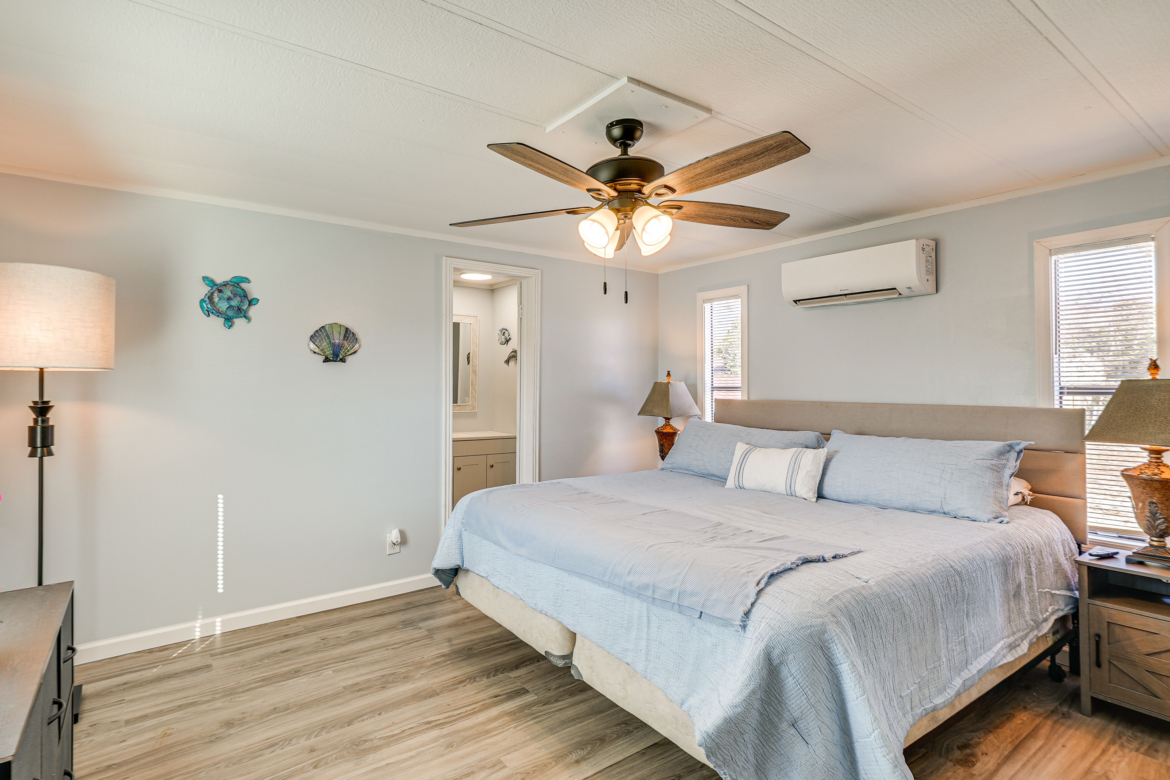 Bedroom 1 | King Bed | Smart TV | Linens Provided