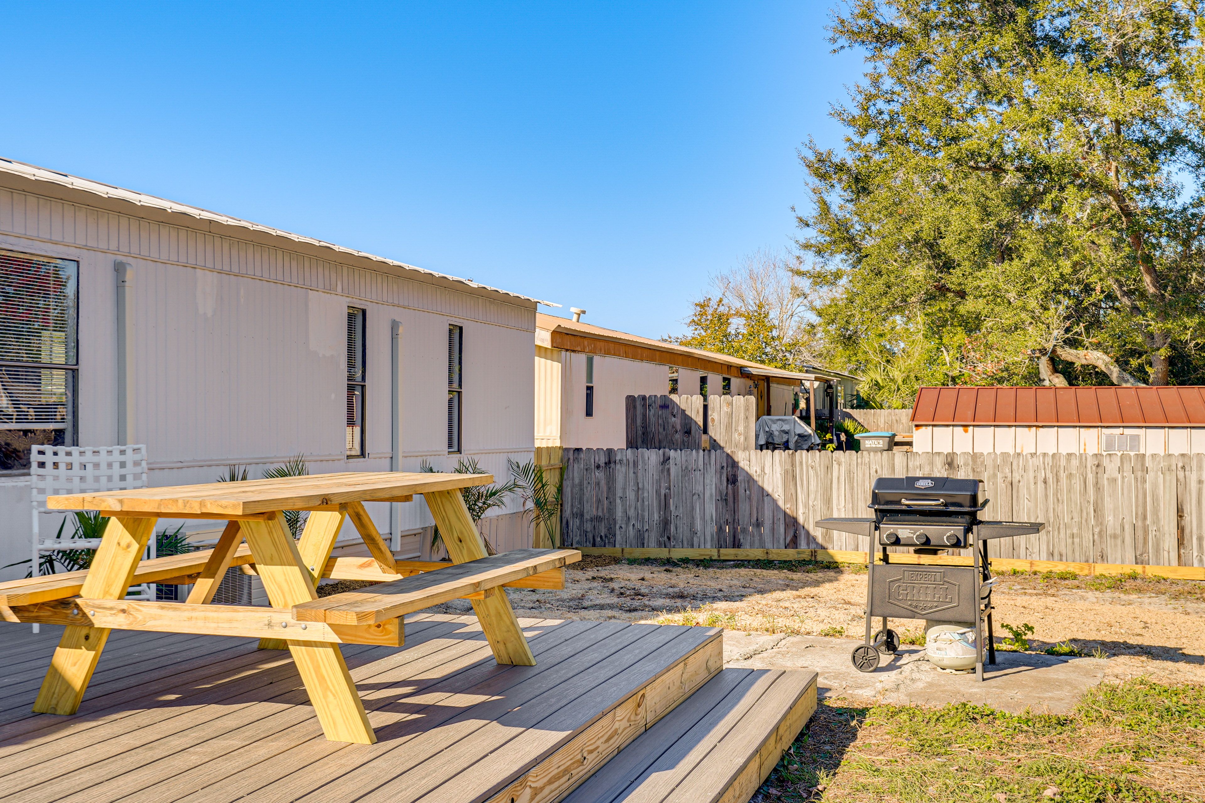 Rear Deck | Outdoor Dining
