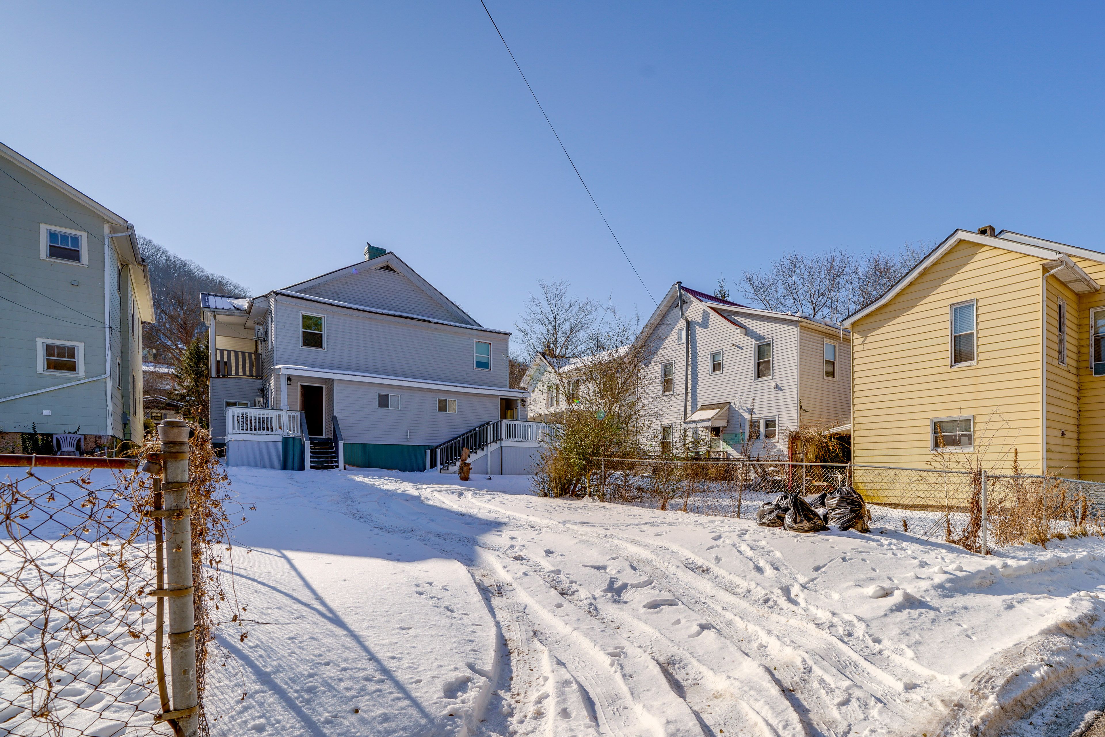 Shared Parking Lot | 1 Vehicle