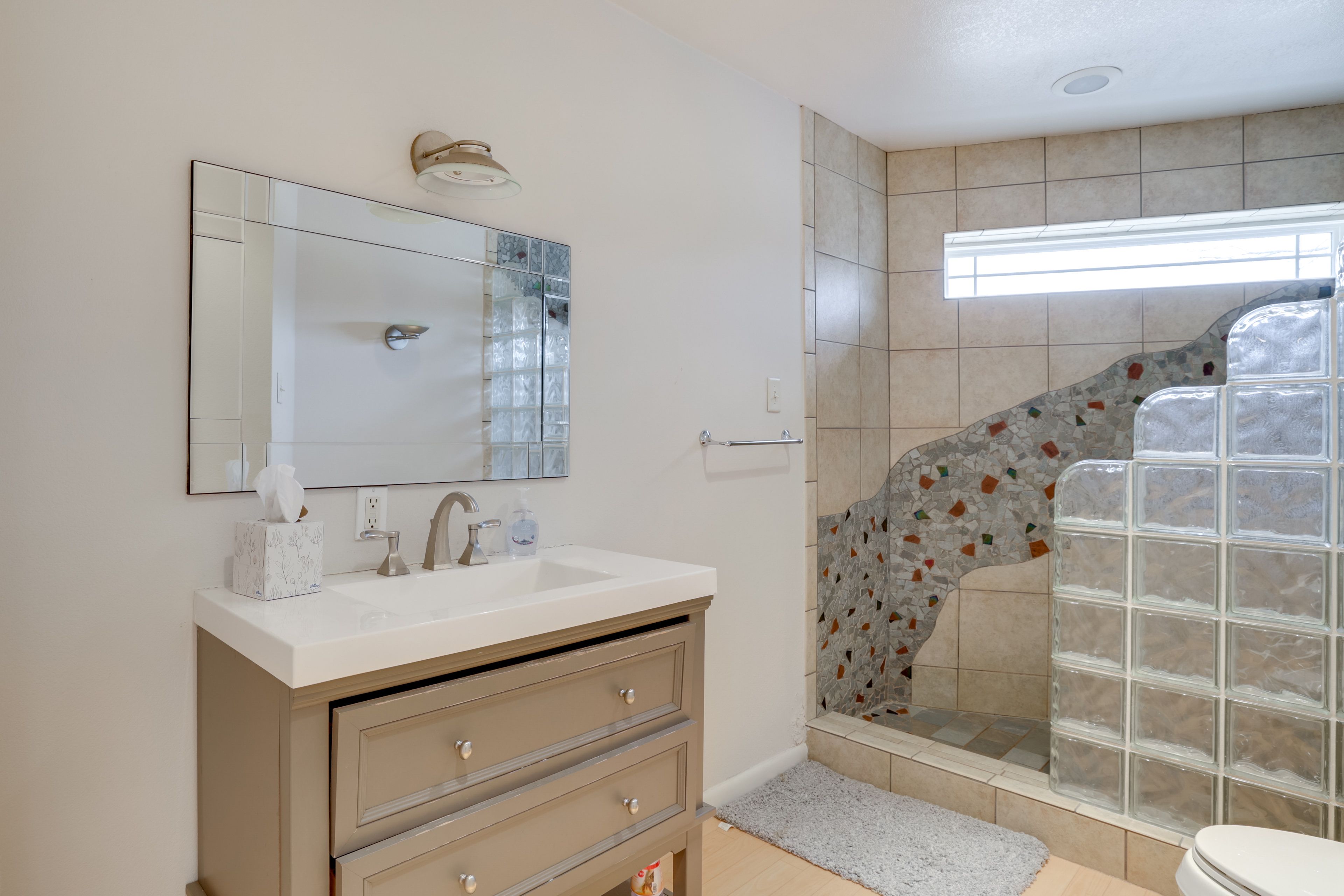 Full Bathroom | 2nd Floor