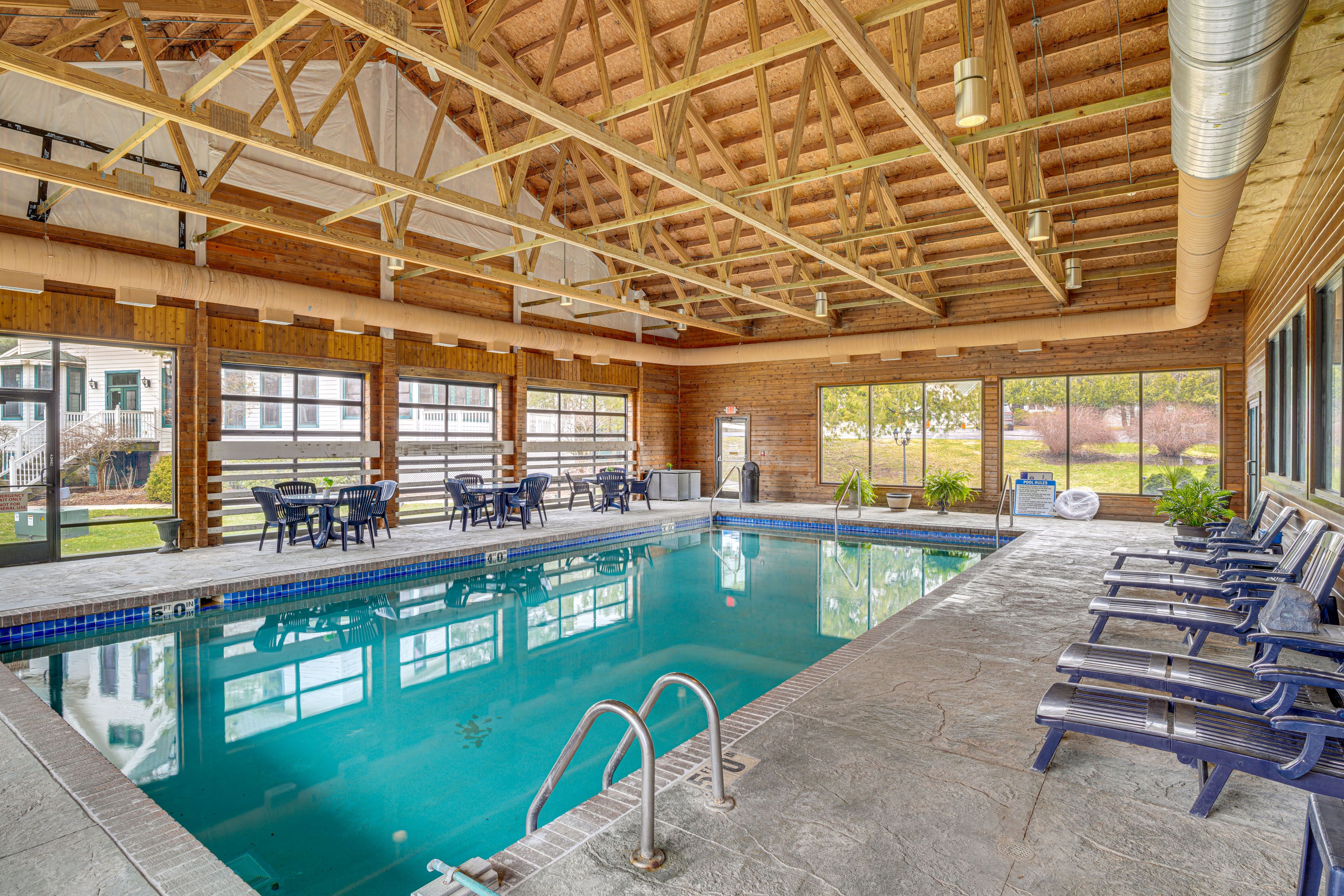 Victorian Inn | Community Amenities