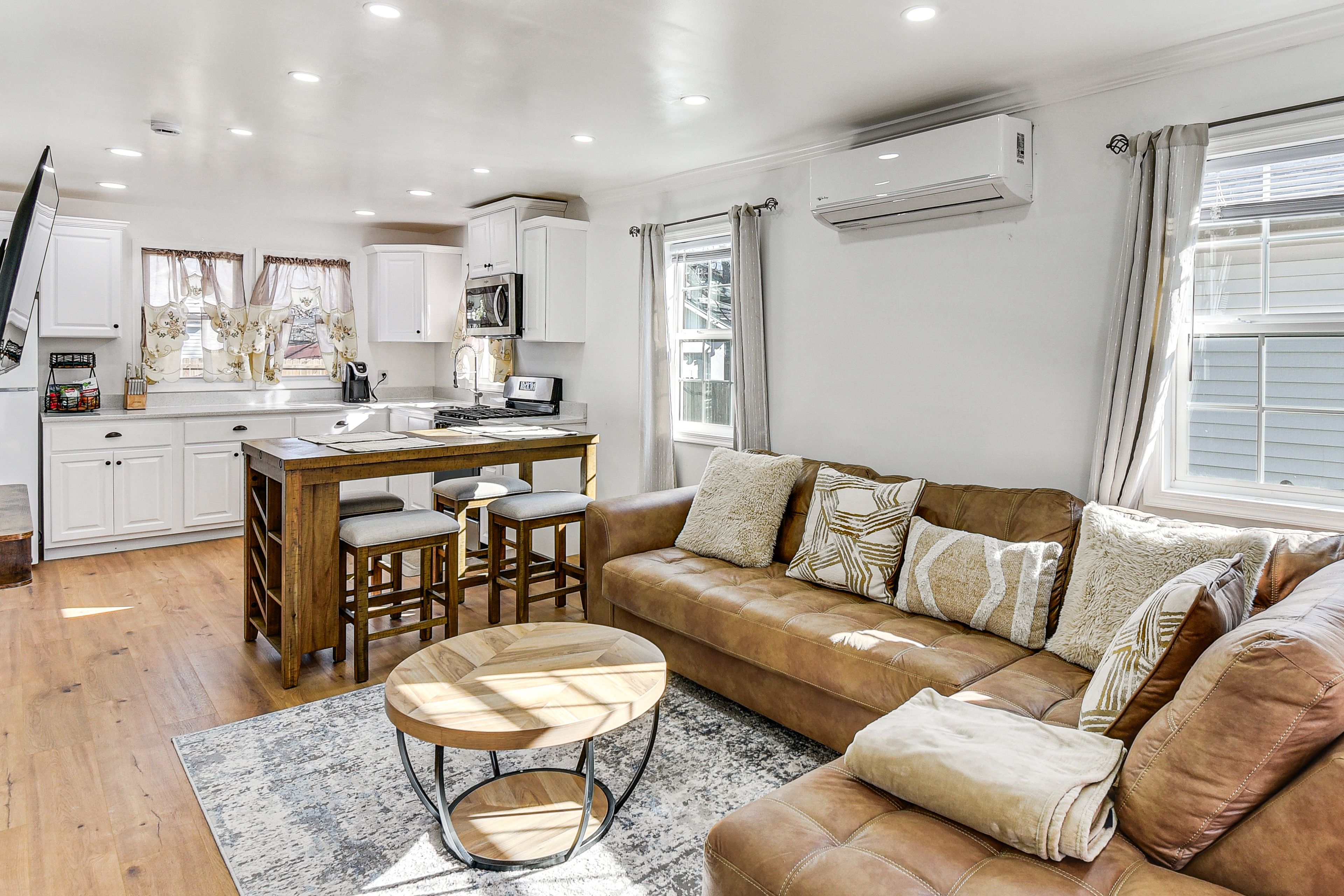 Norfolk Vacation Rental | 2BR | 1BA | Steps Required | 839 Sq Ft