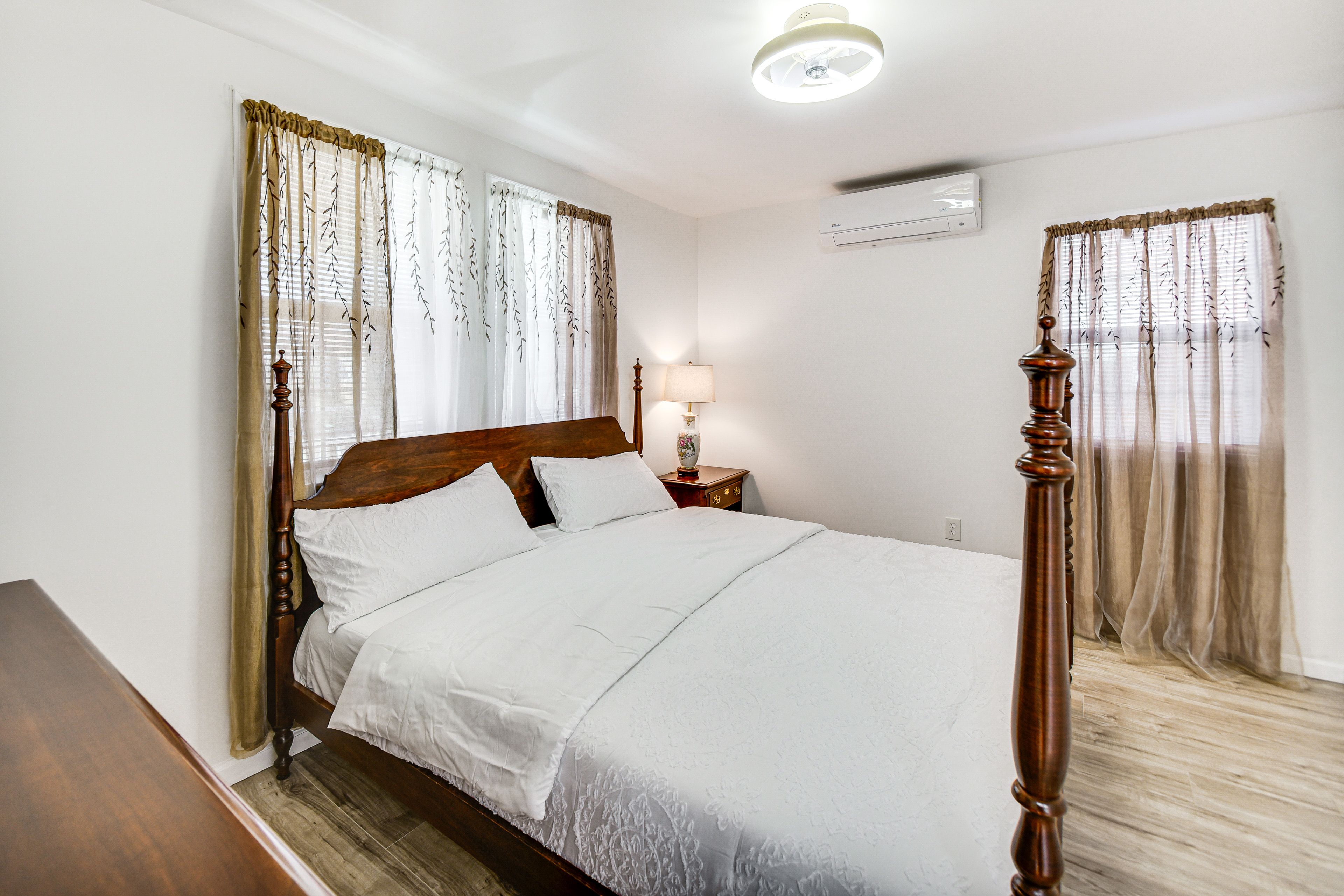 Bedroom 2 | Queen Bed