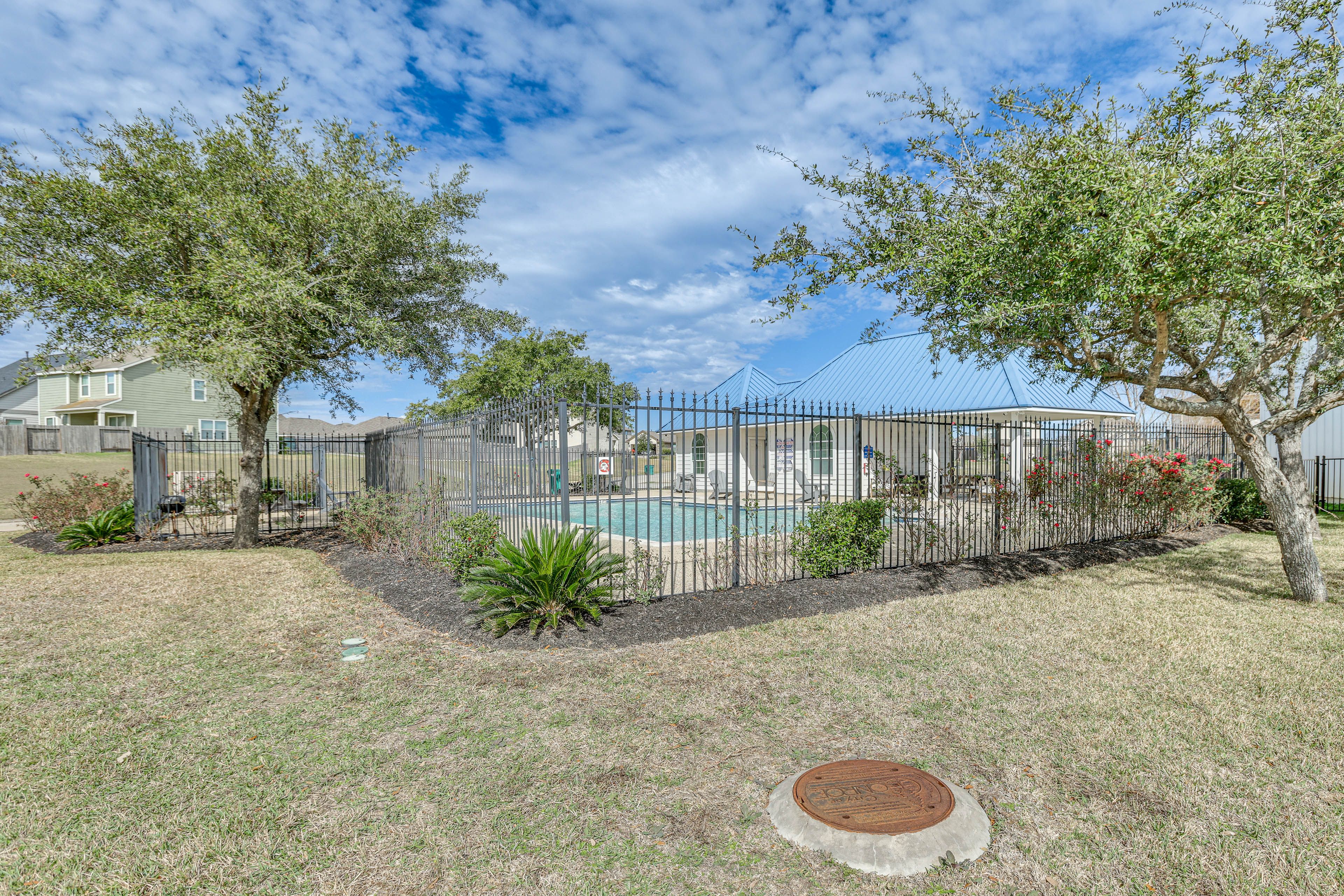 Lake Breeze HOA Amenities