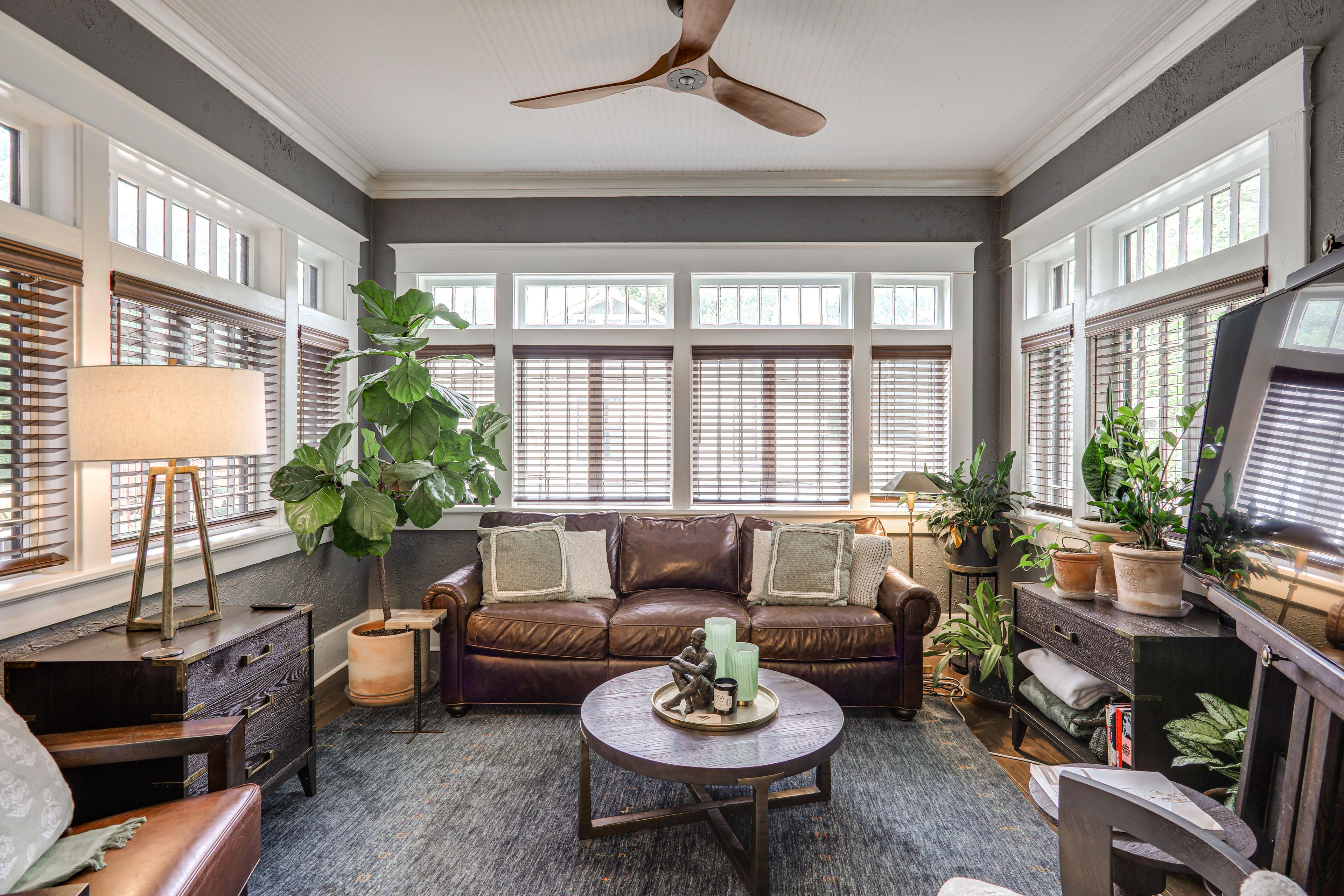 Den | 1st Floor