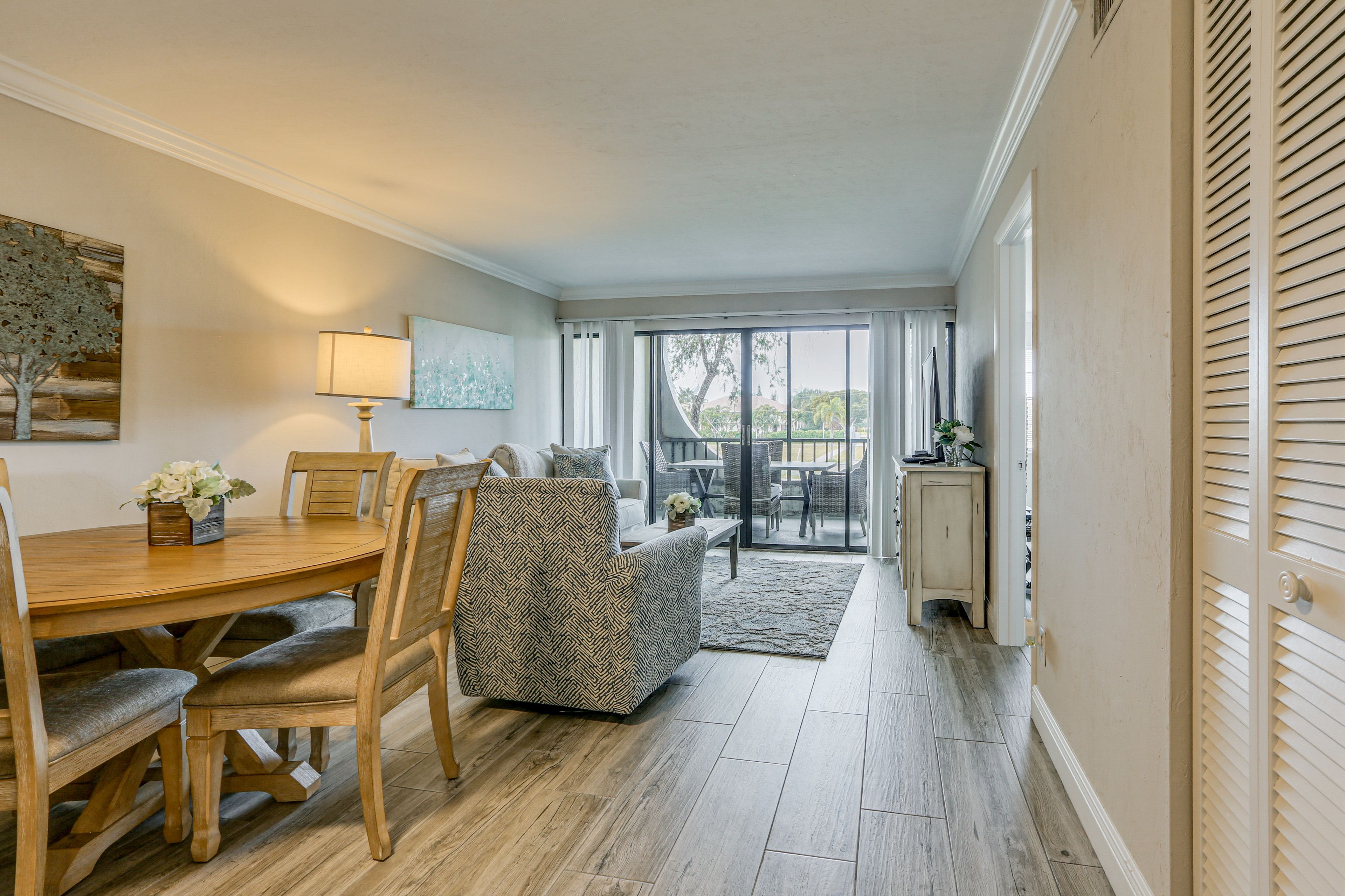 Living Room | Queen Sleeper Sofa