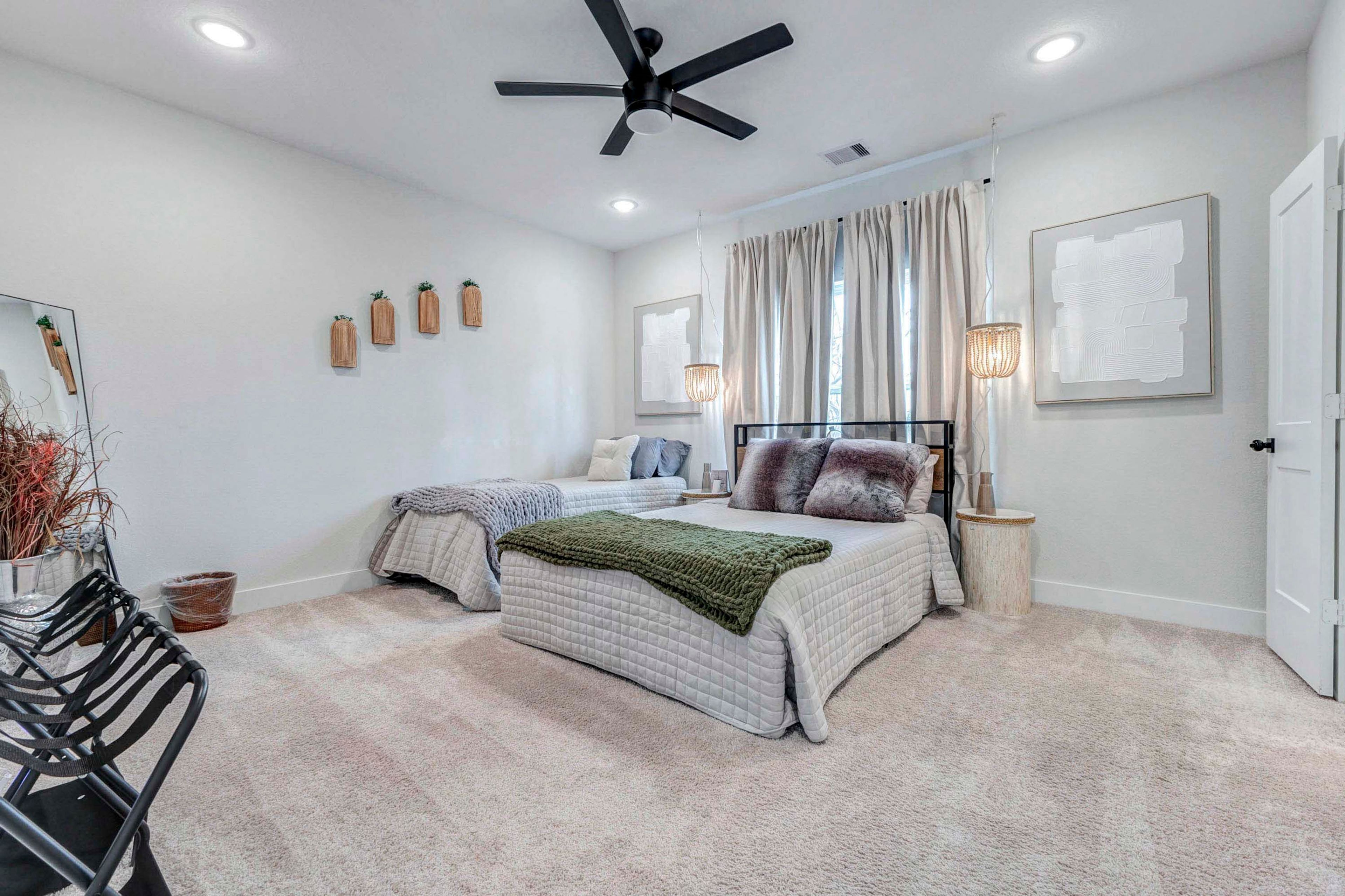 Bedroom 2 | Queen Bed | Twin Bed | 2nd Floor