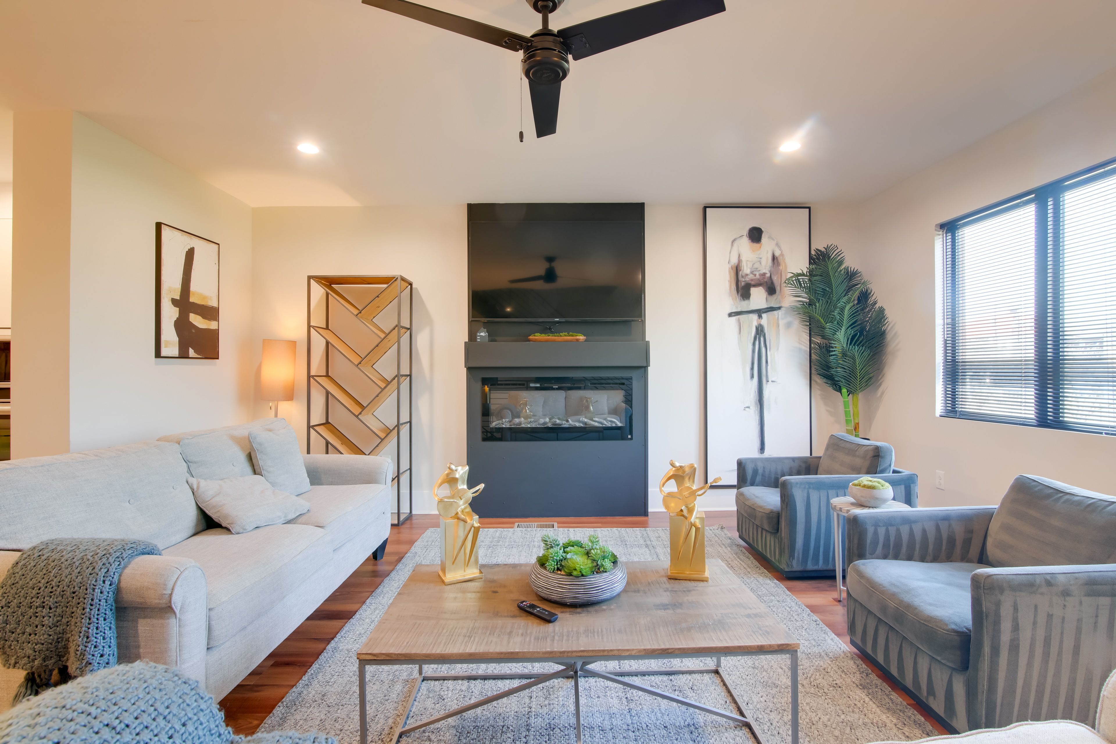 Living Room | 2nd Floor