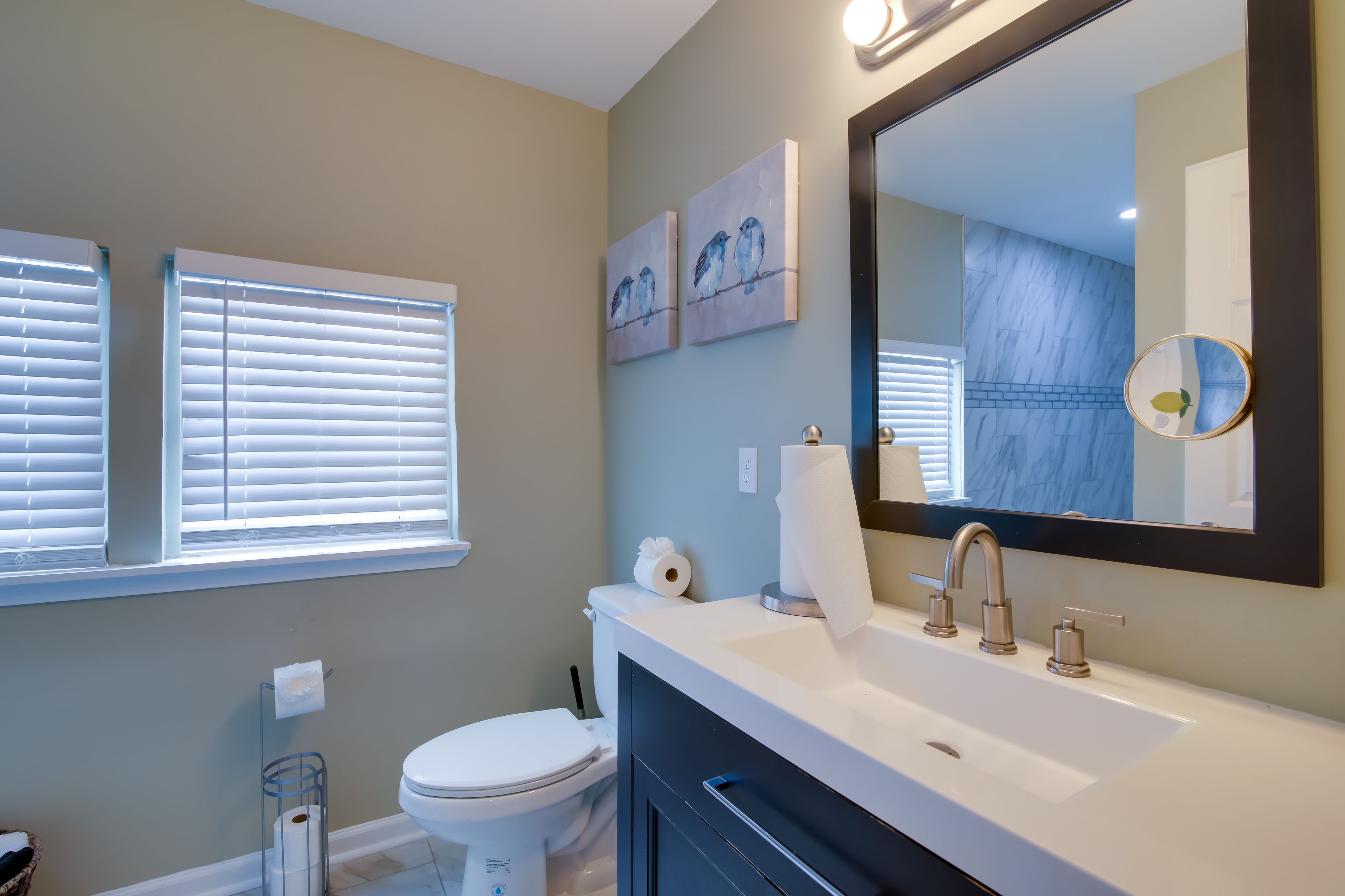 Full Bathroom | 2nd Floor