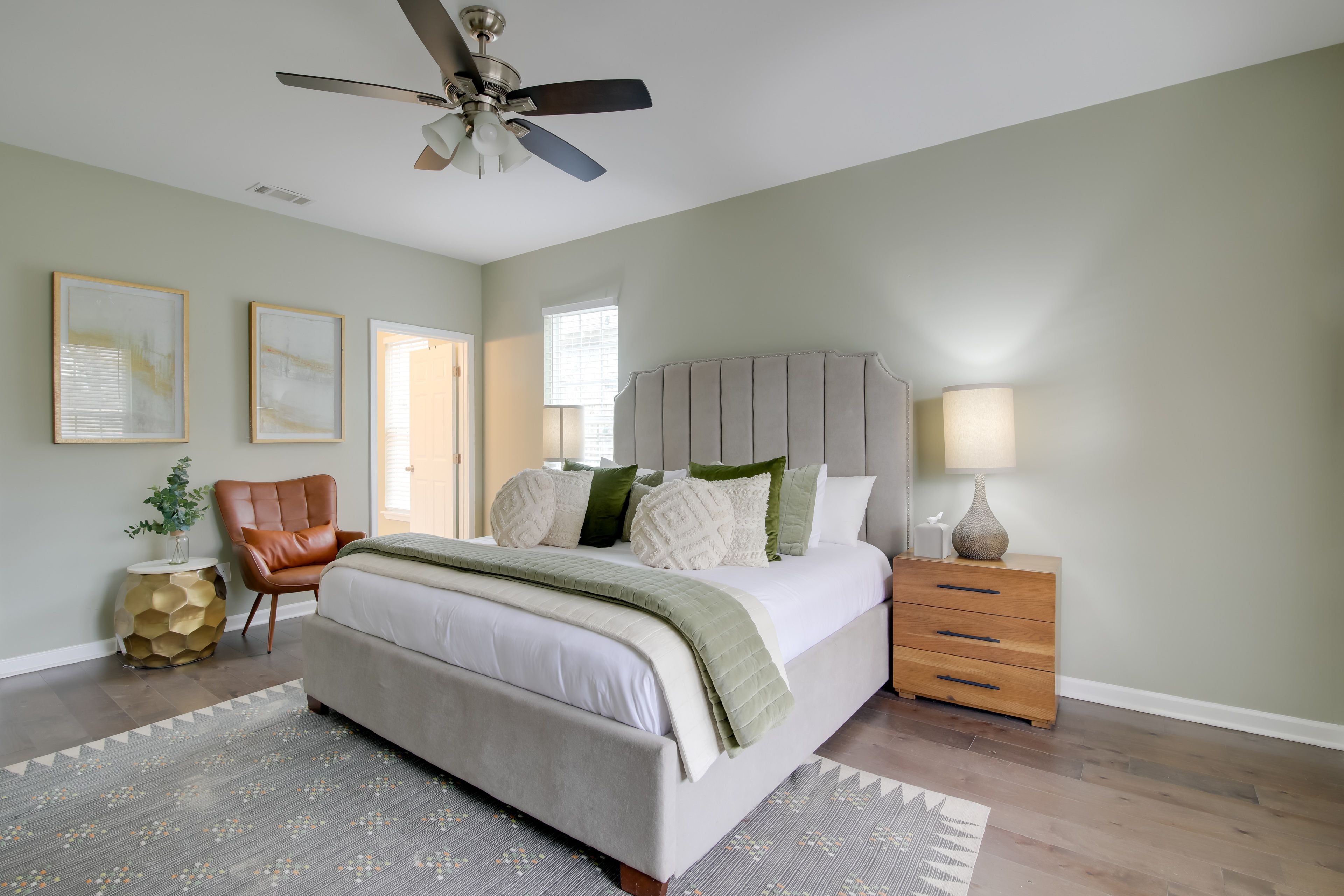 Bedroom 1 | King Bed | 1st Floor