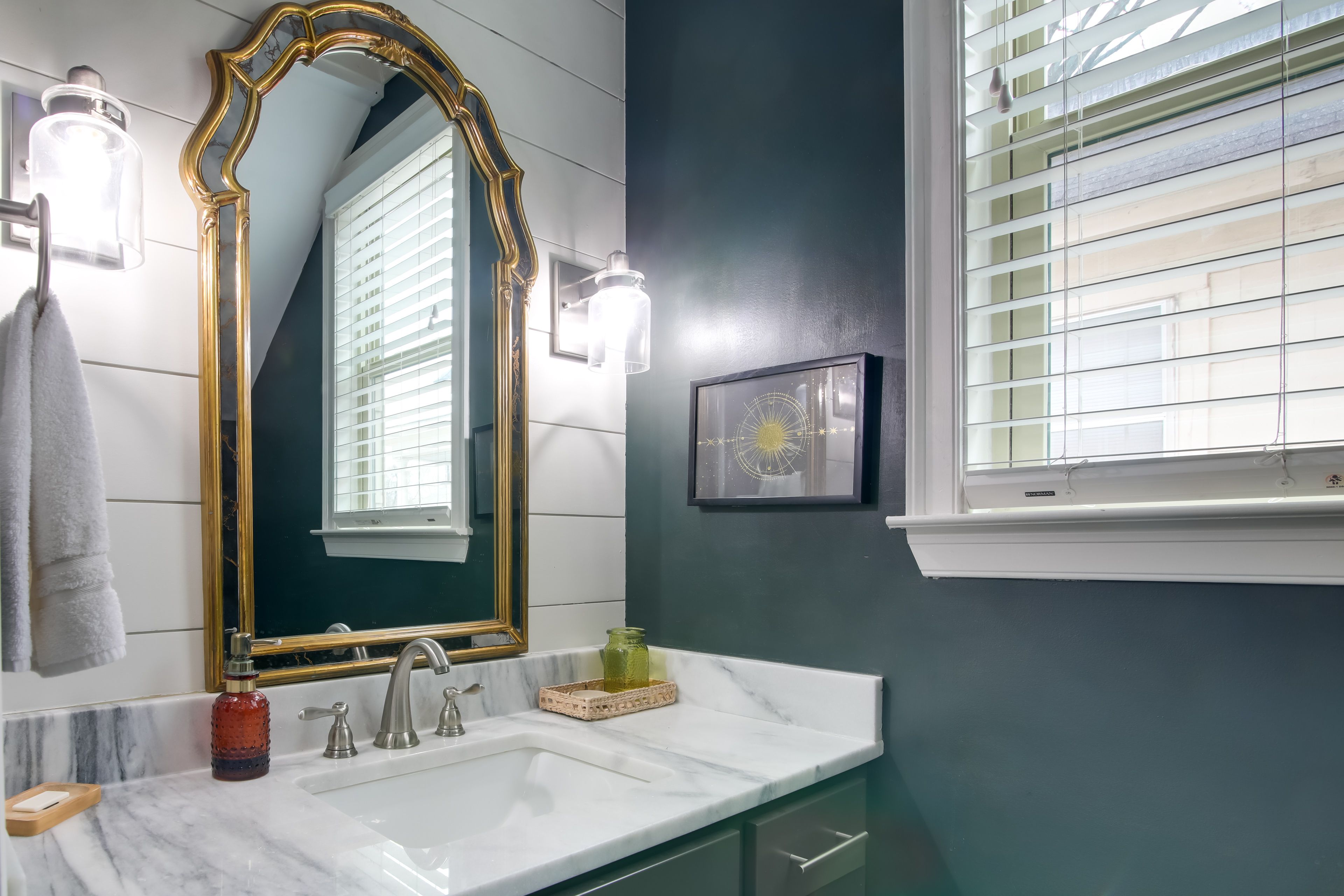 Full Bath | 2nd Floor