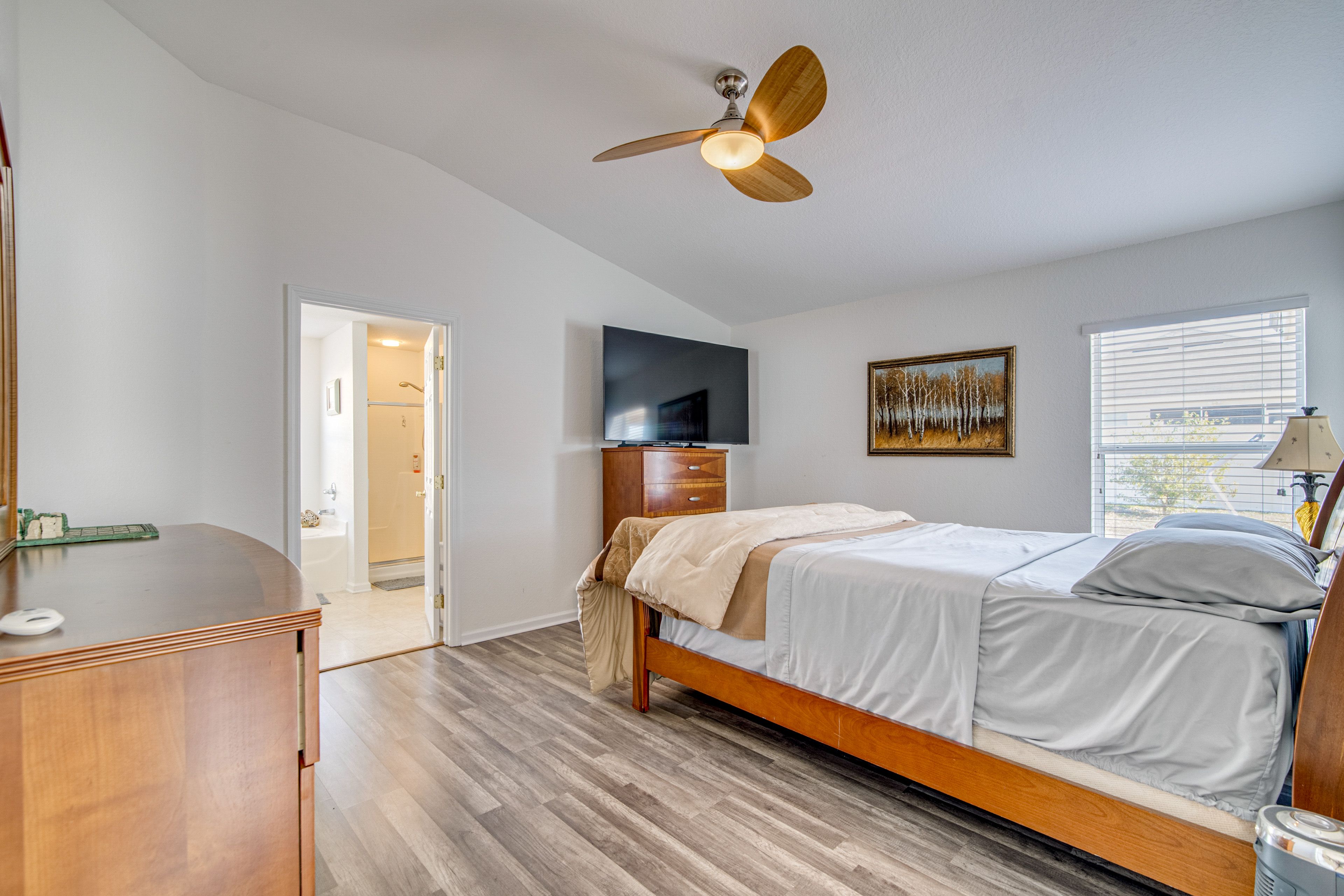 Bedroom 1 | Queen Bed | Linens Provided