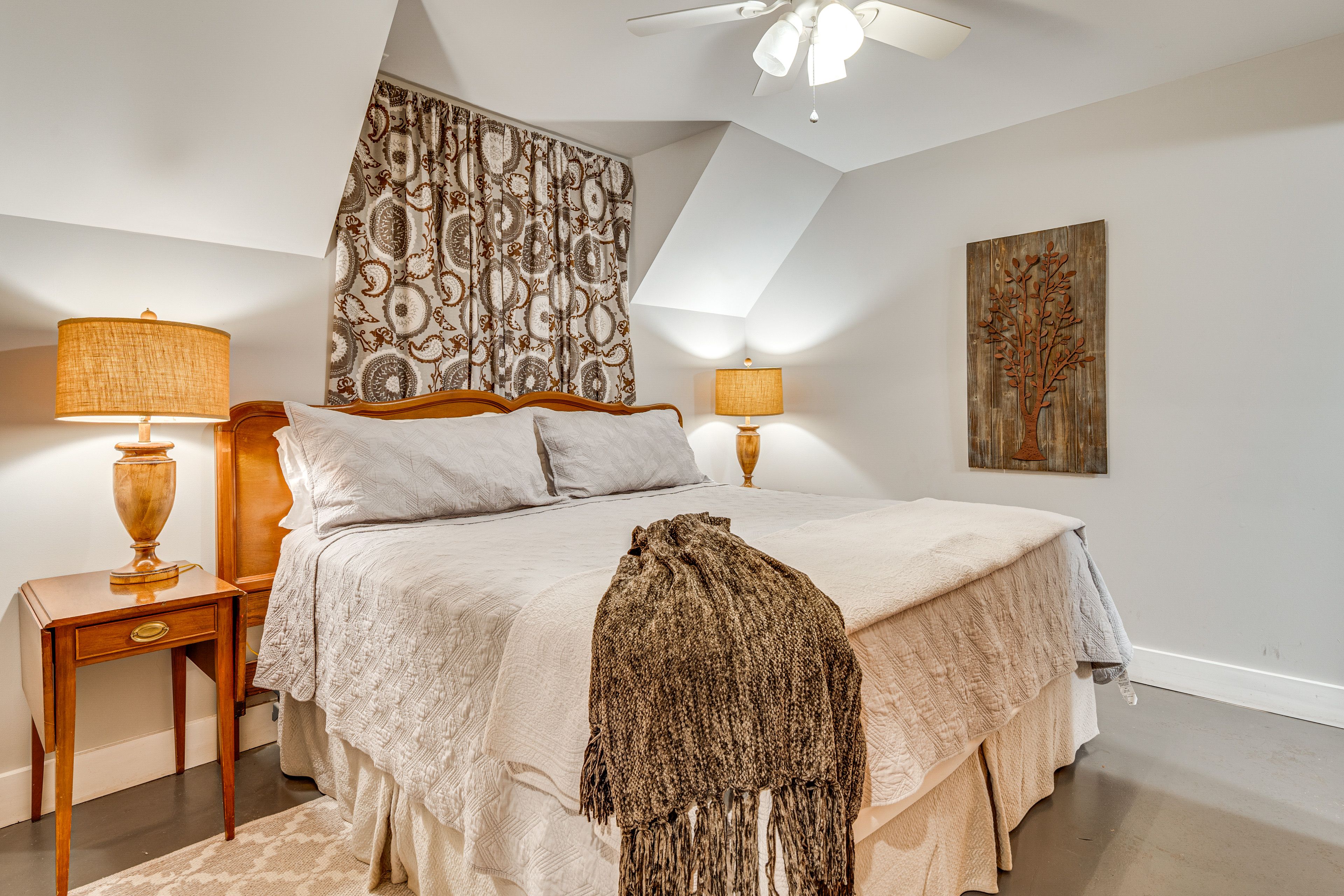 Bedroom 3 | Lower Level | Queen Bed | Smart TV