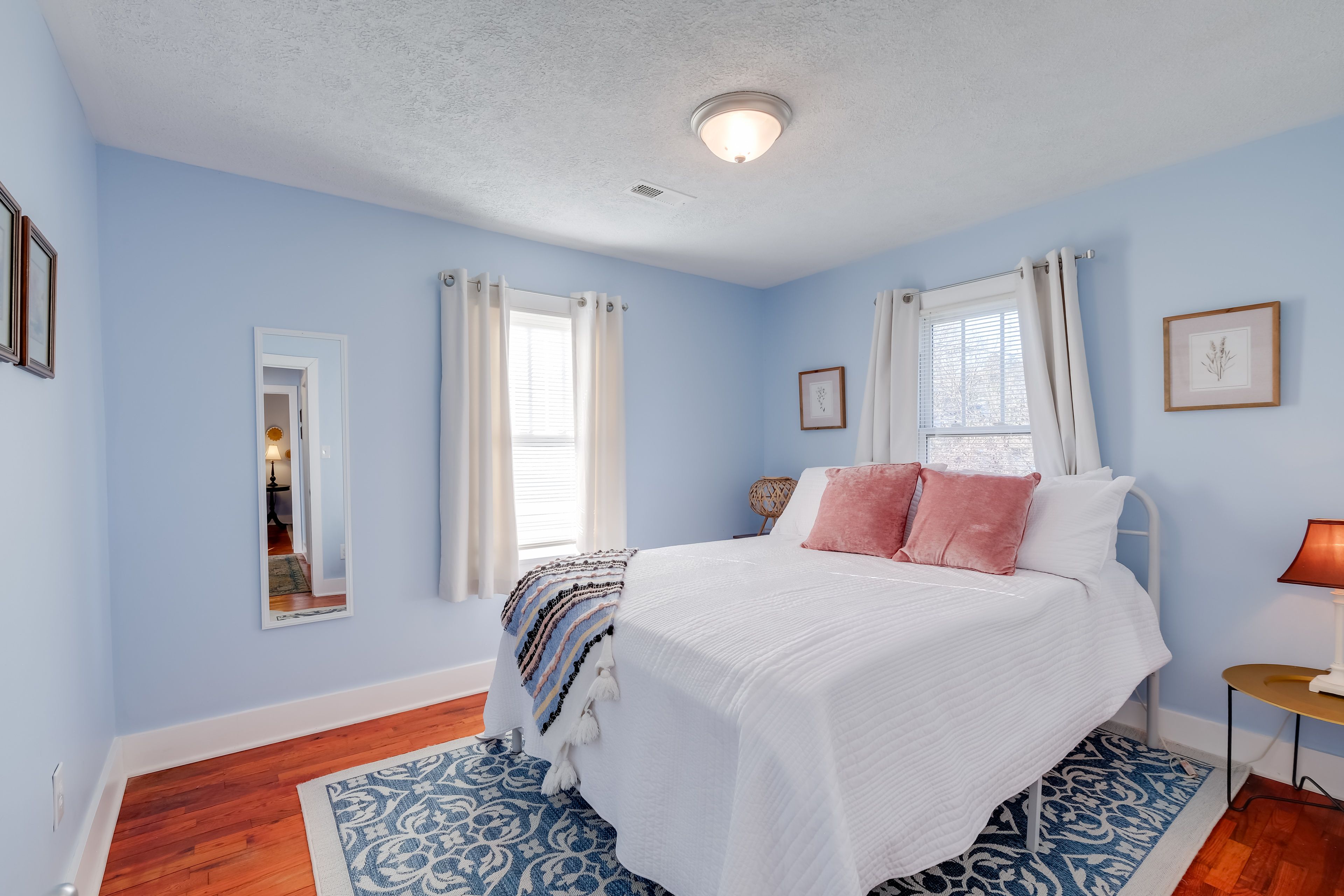 Bedroom 3 | Queen Bed