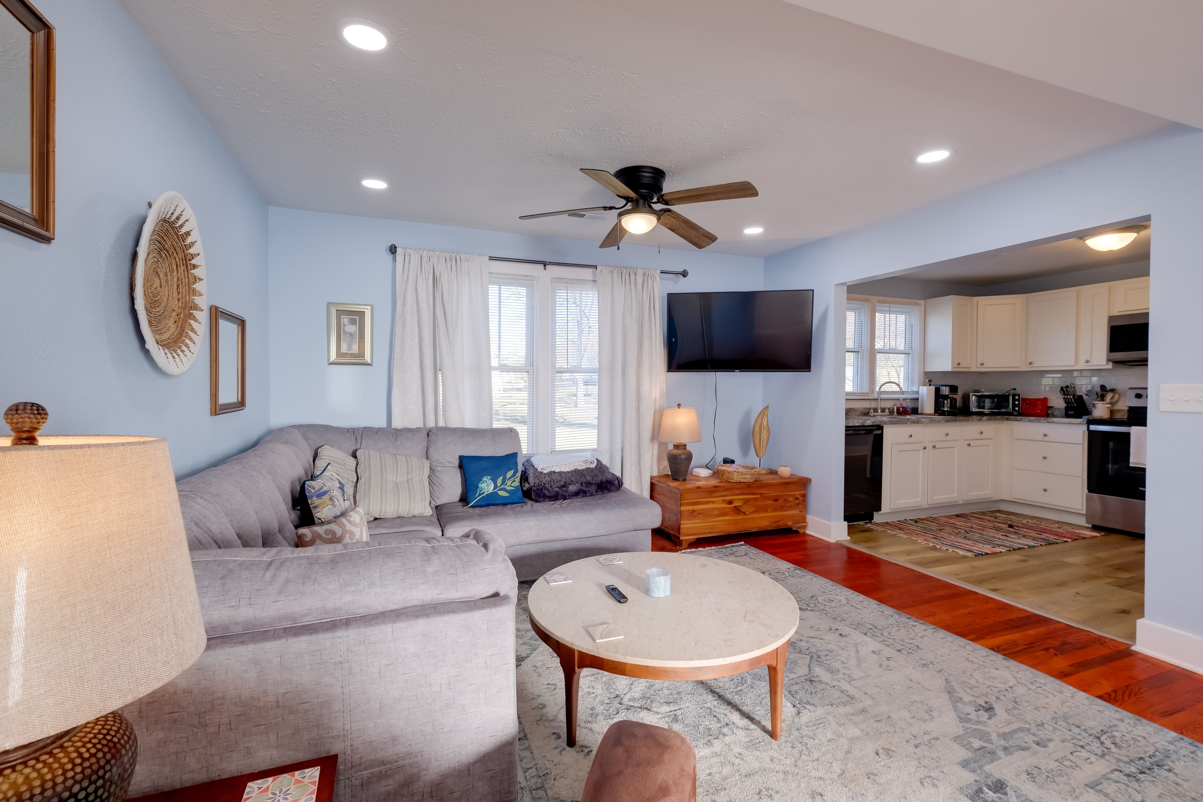 Living Room | Smart TV