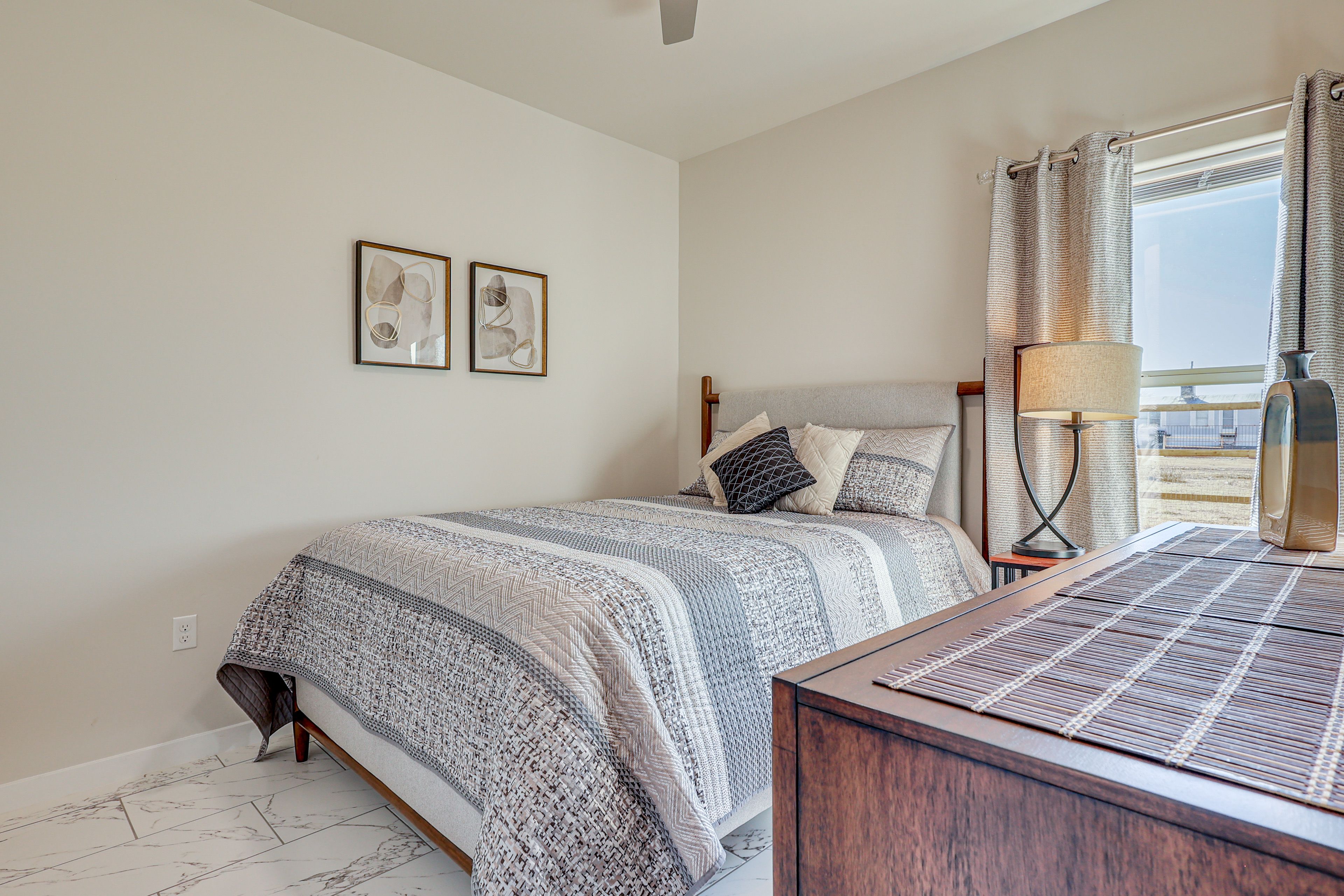 Bedroom 3 | Queen Bed