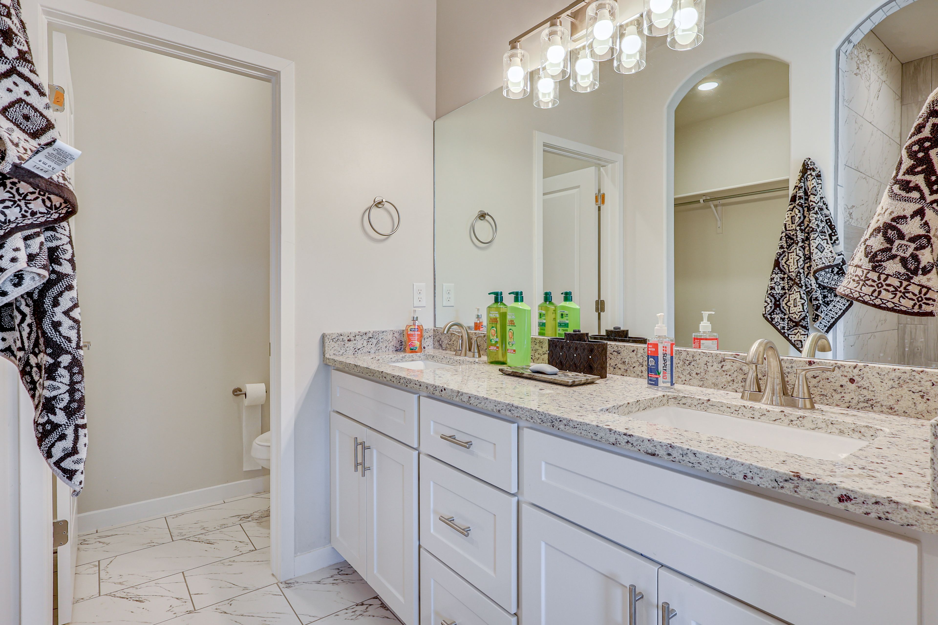 En-Suite Bathroom | Towels Provided