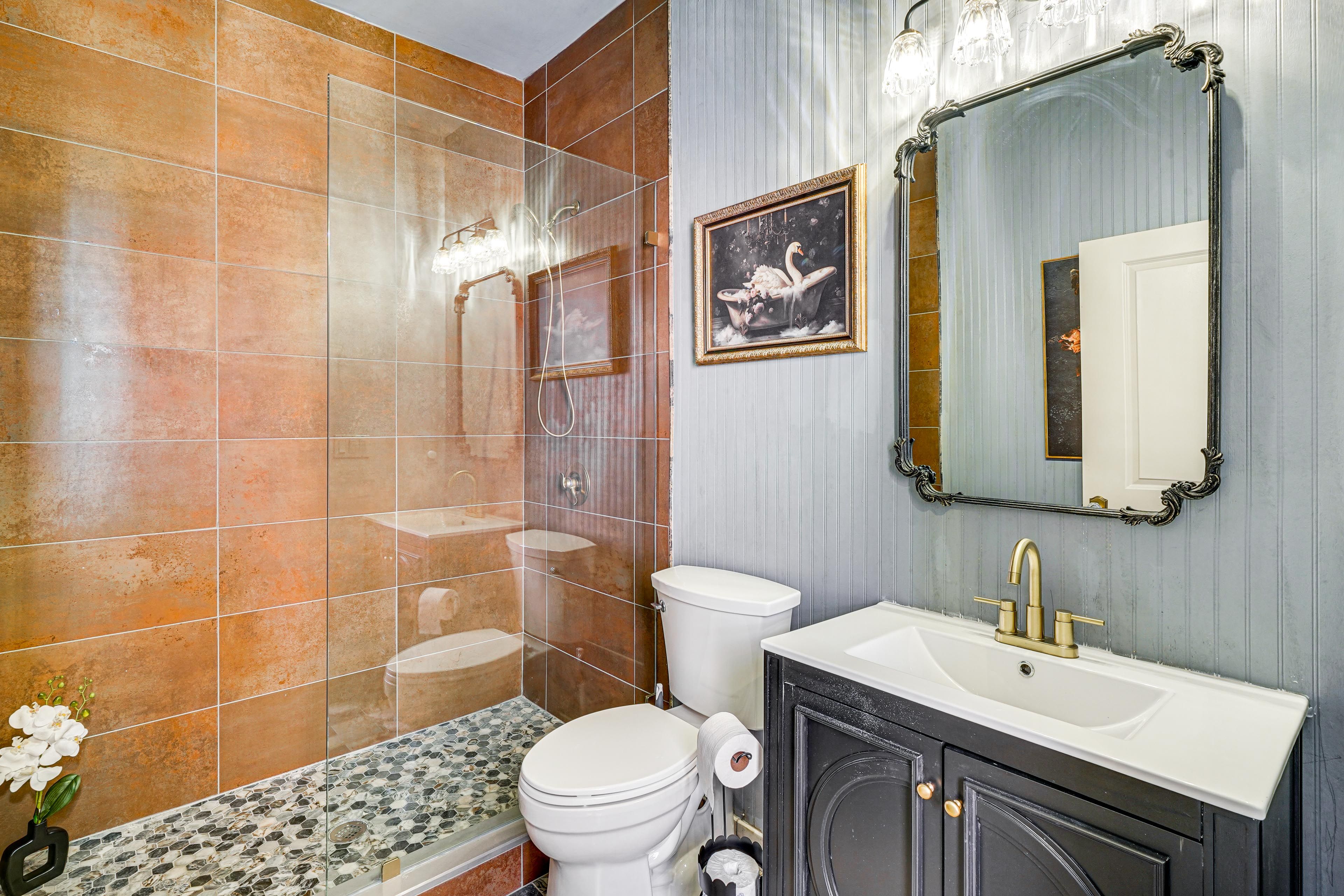 Bathroom | 1st Floor