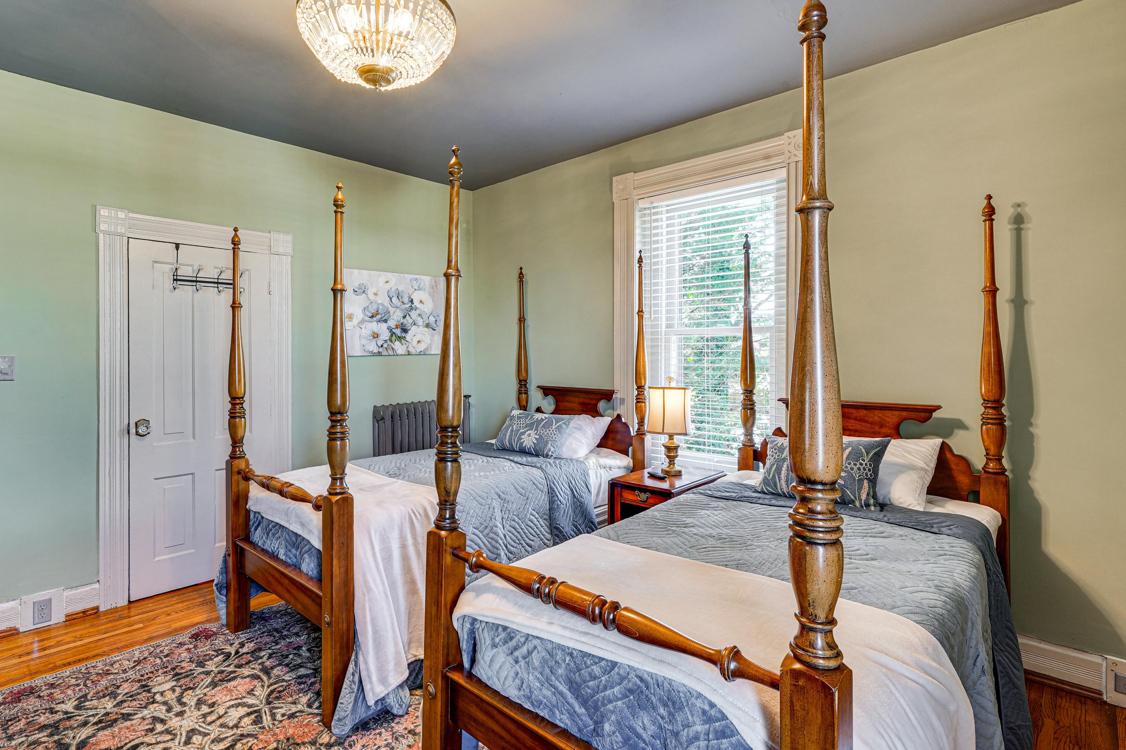 Bedroom 6 | 2 Twin Beds | 2nd Floor