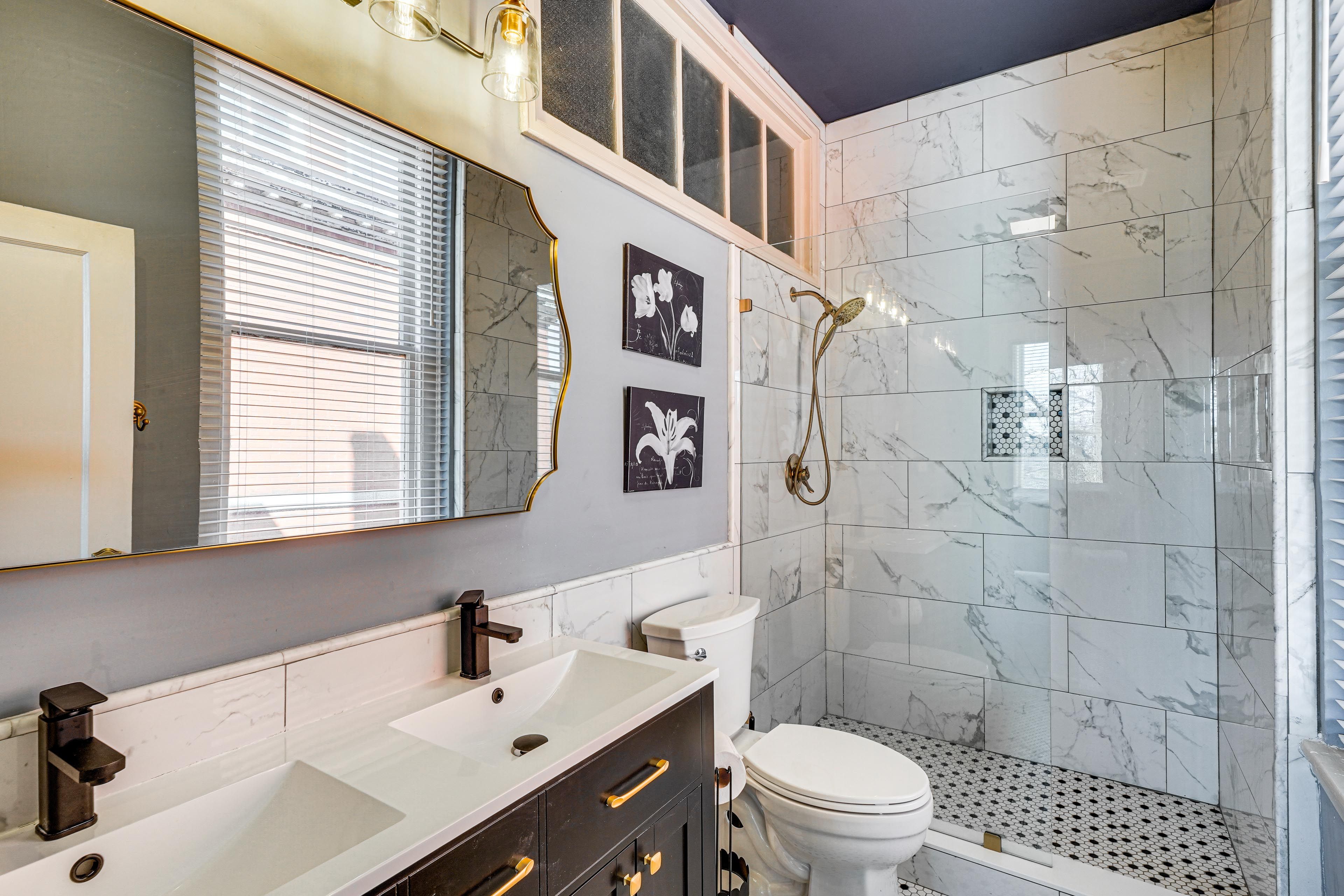 En-Suite Bathroom | 2nd Floor