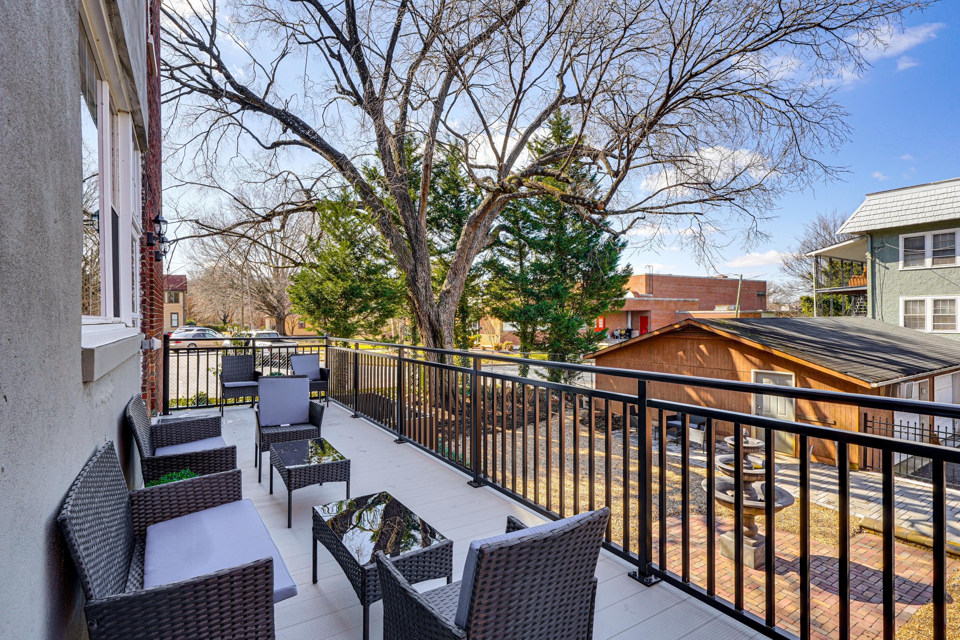 Private Deck | Outdoor Seating