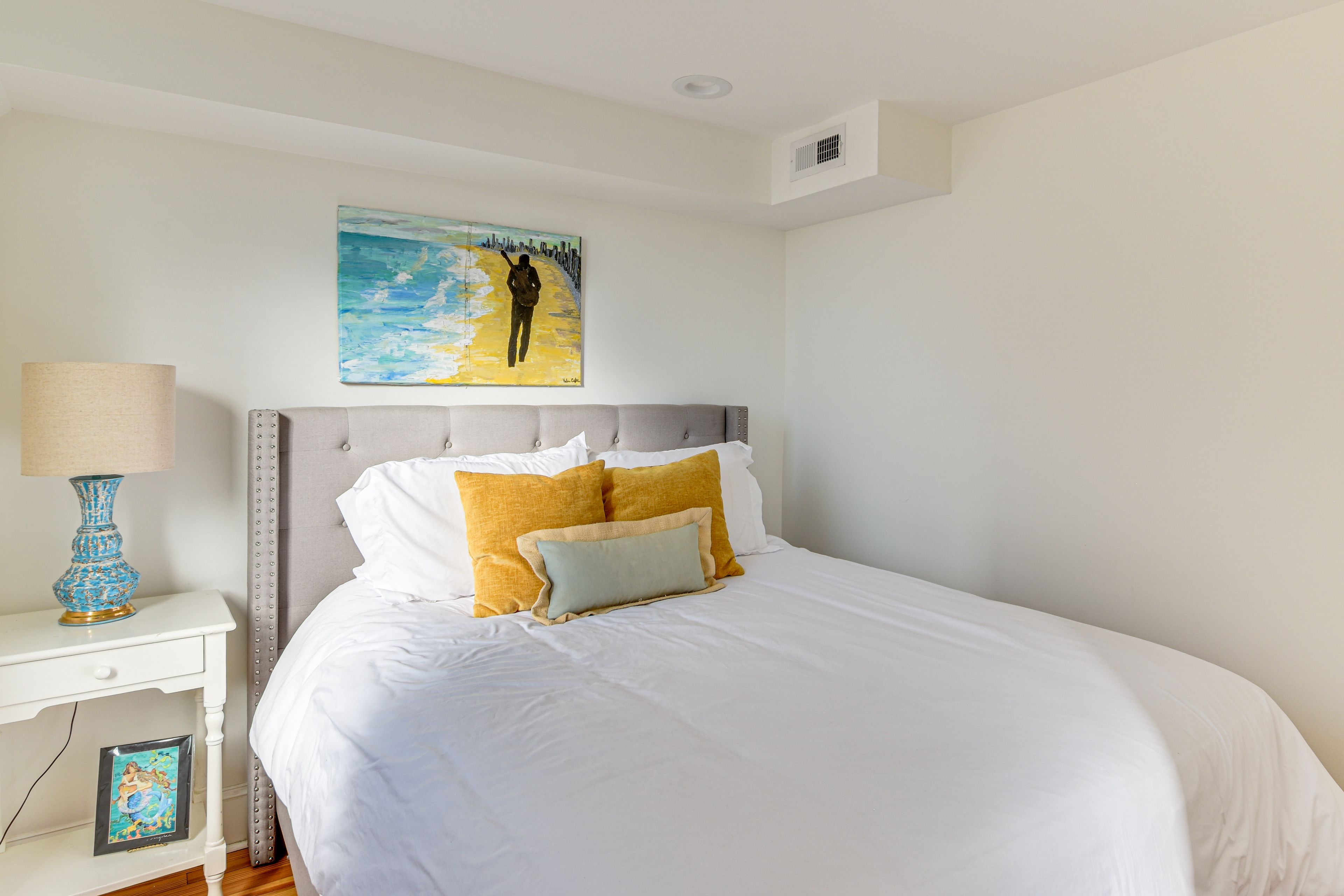 Bedroom 1 | Queen Bed | Main Level