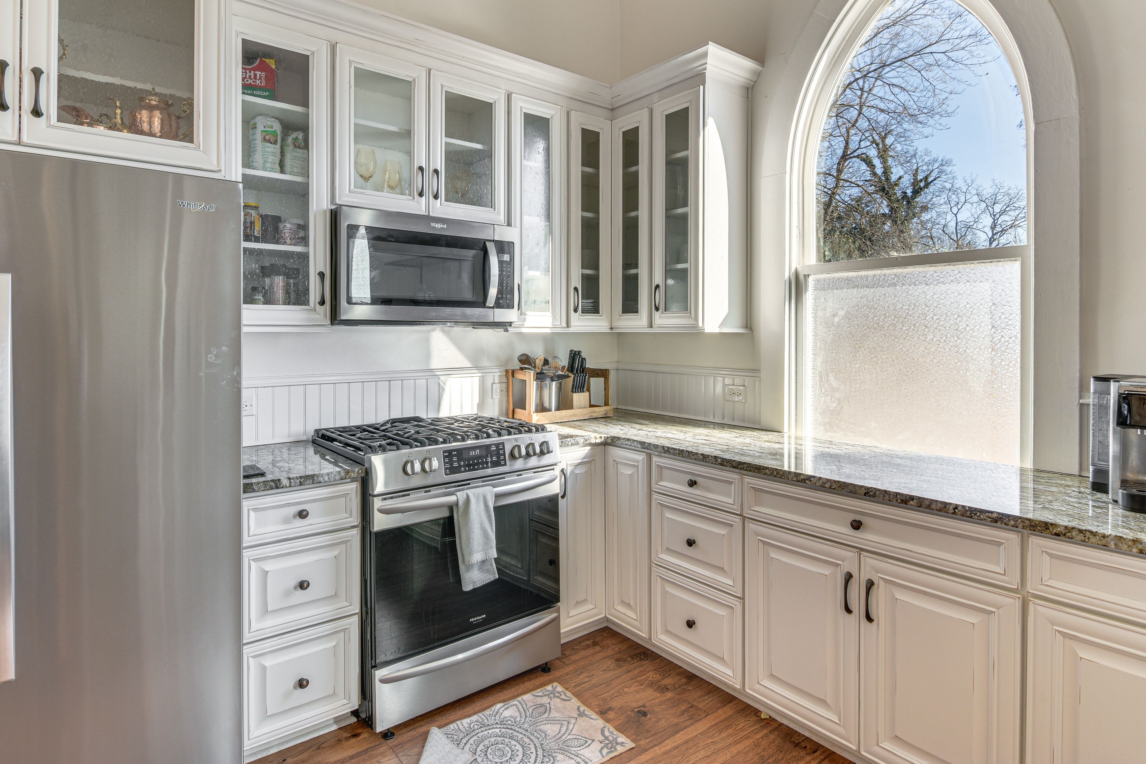 Kitchen | Main Level