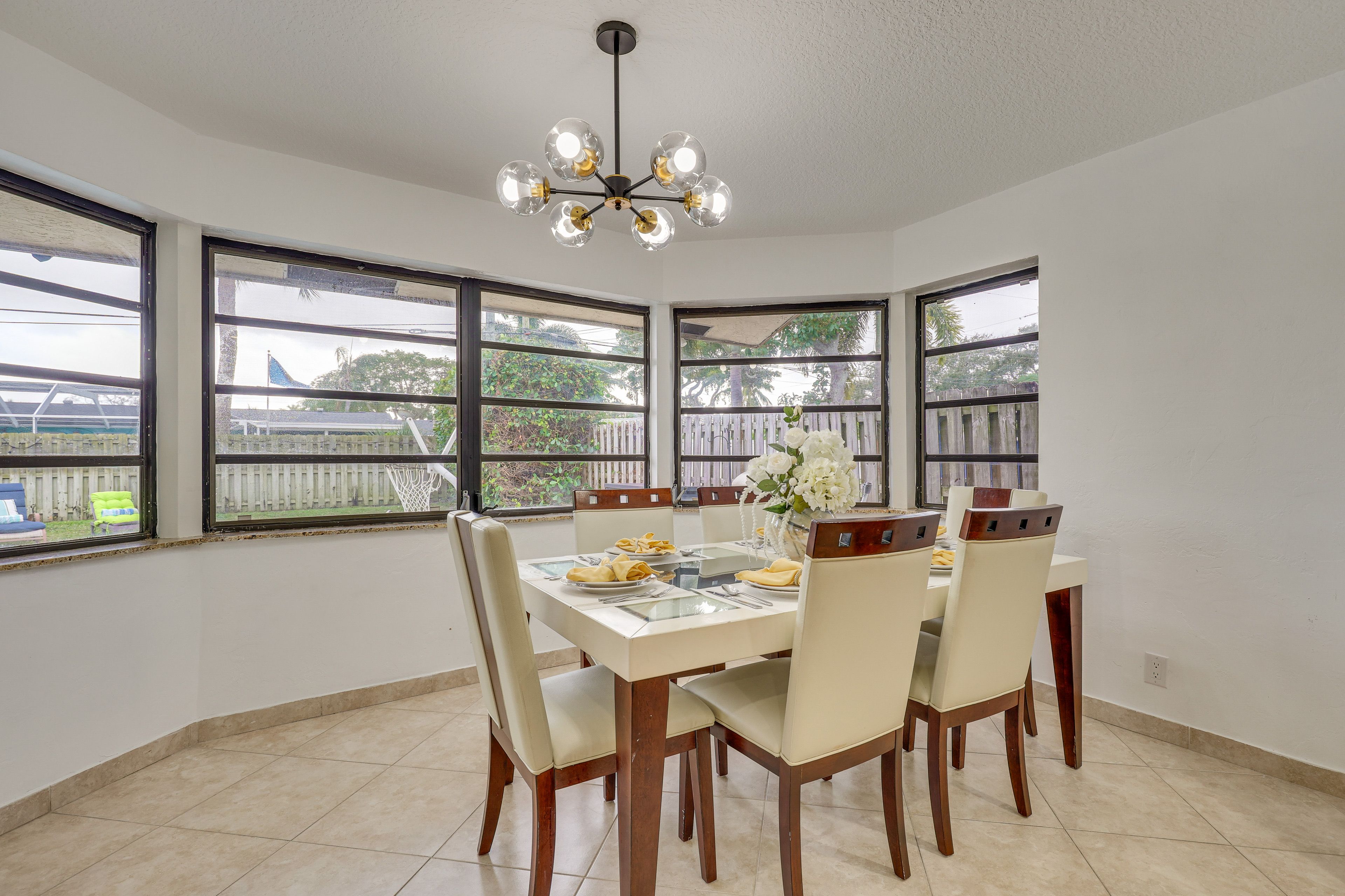 Dining Area | Dishware & Flatware