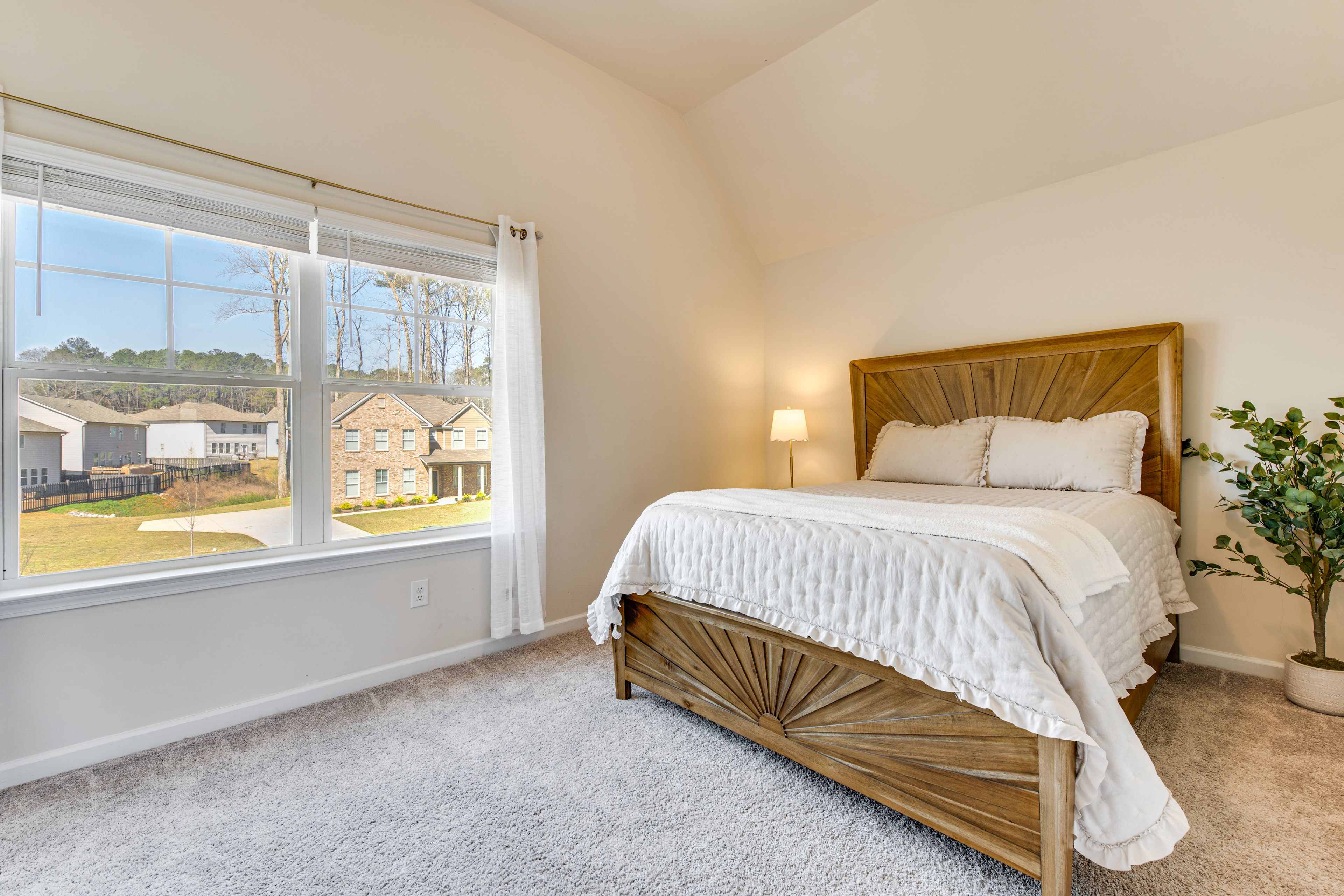 Bedroom 2 | Queen Bed | 2nd Floor