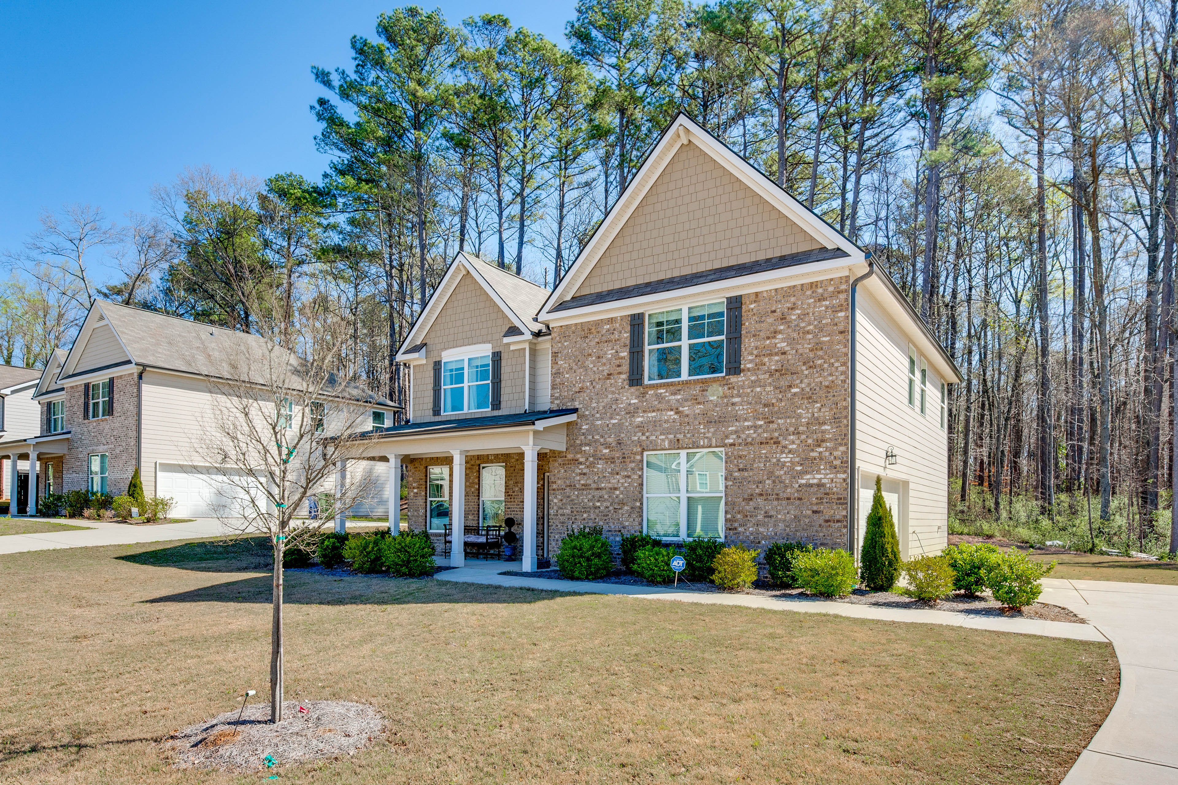 Parking | Driveway (5 Vehicles)