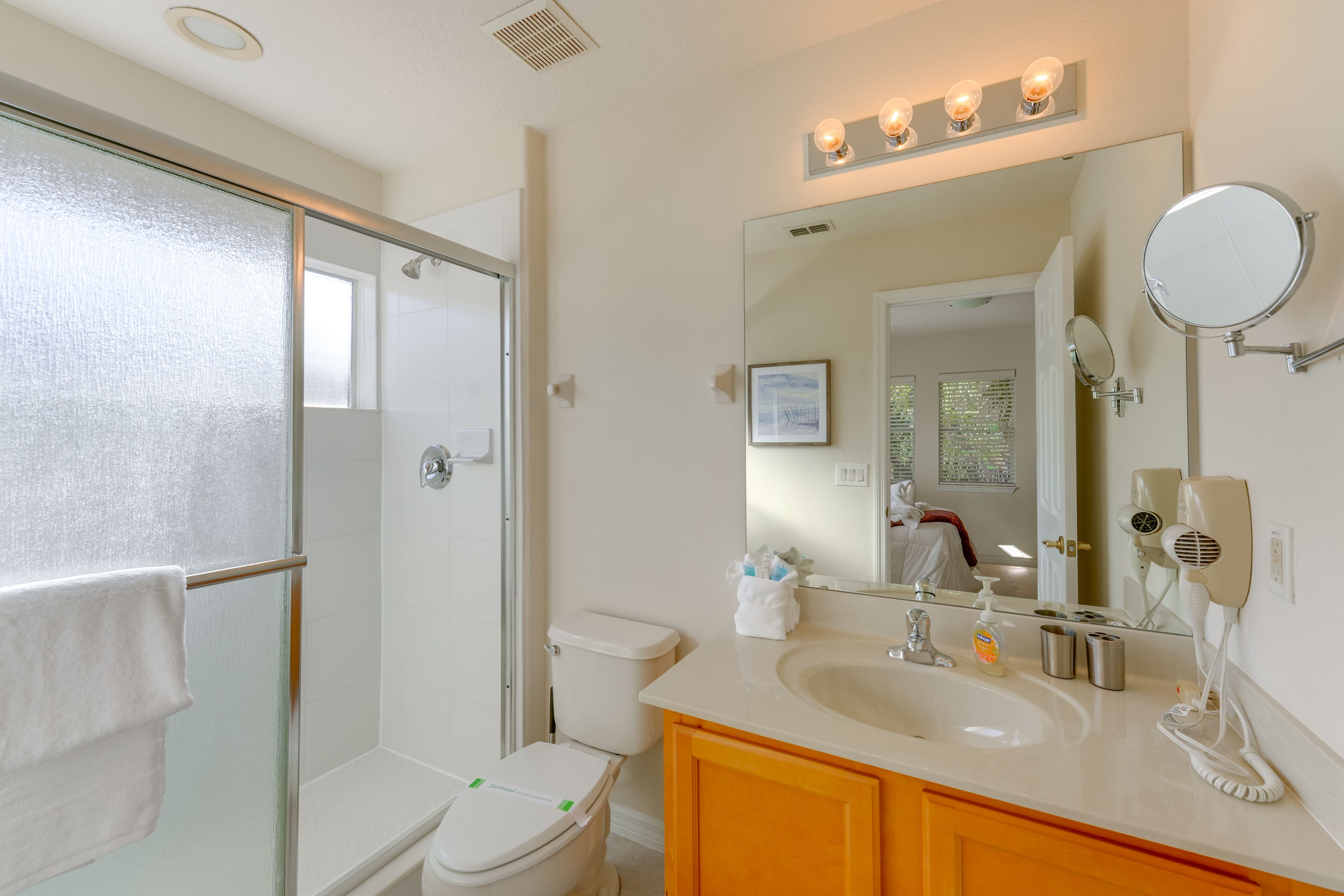 Full Bathroom | 2nd Floor